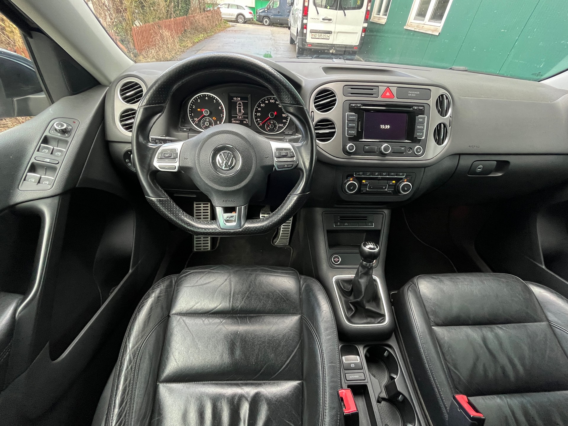 VW Tiguan 2.0 TSI R-Line-image-8