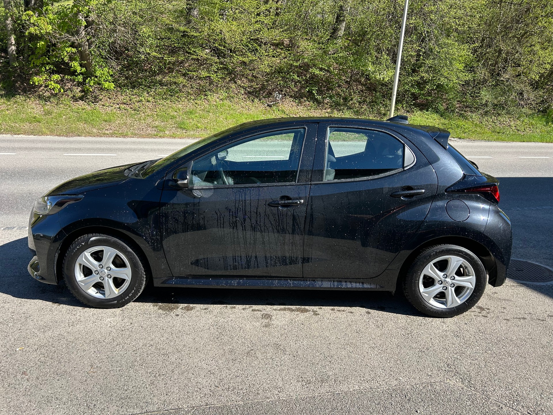 TOYOTA Yaris 1.5 Trend e-CVT-image-3
