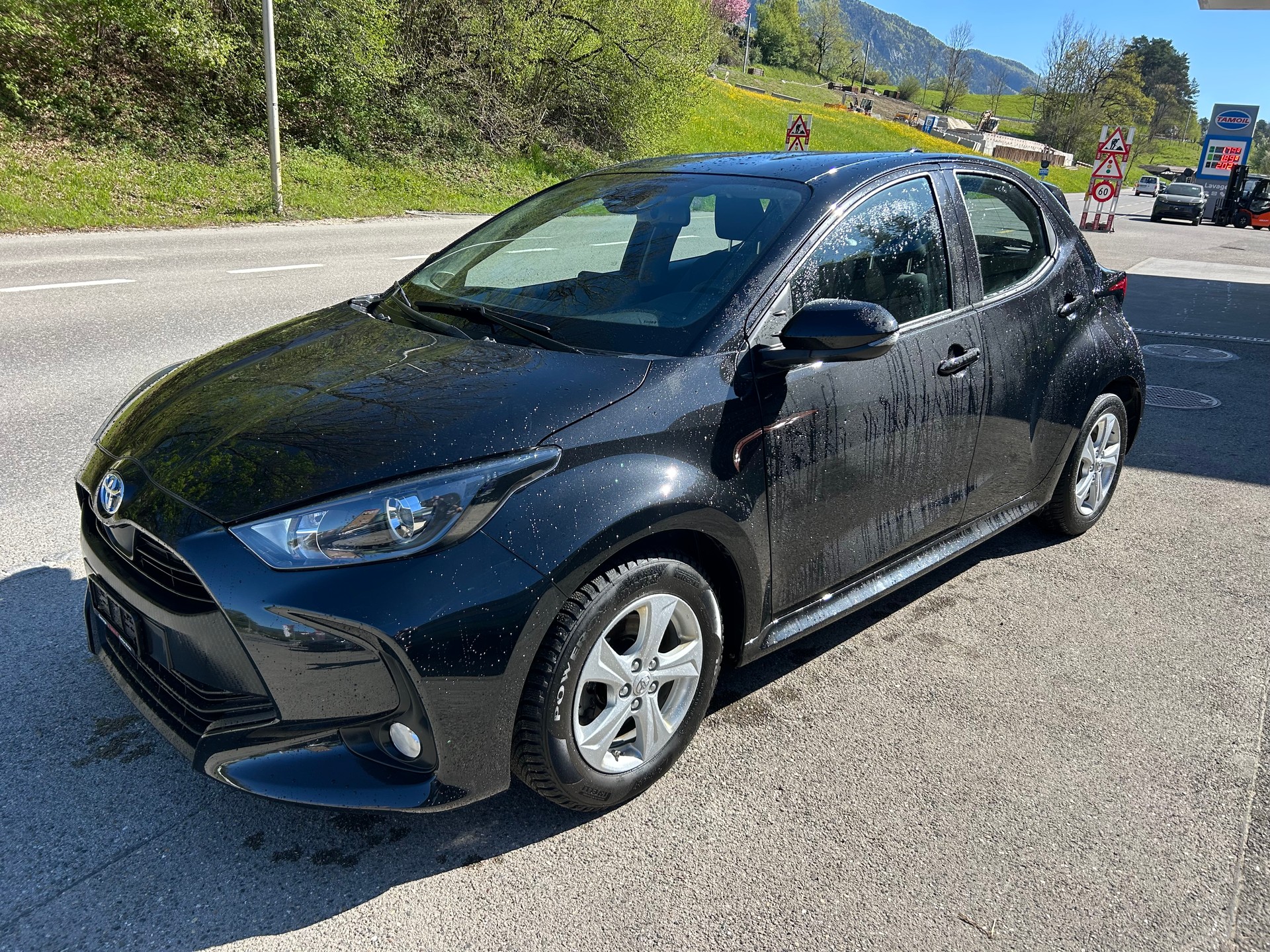 TOYOTA Yaris 1.5 Trend e-CVT-image-2