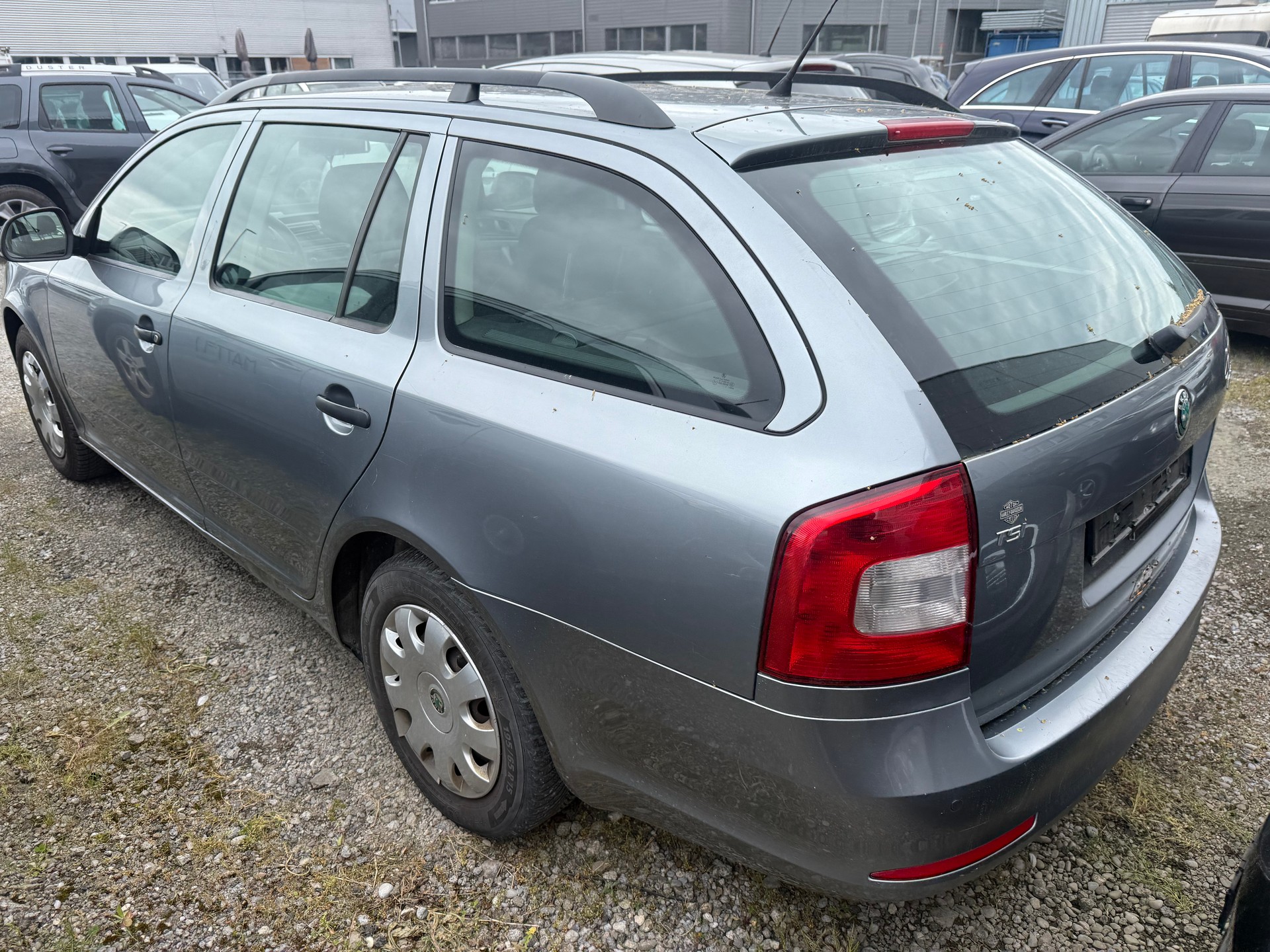 SKODA Octavia Combi 1.4 TSI Ambiente-image-2