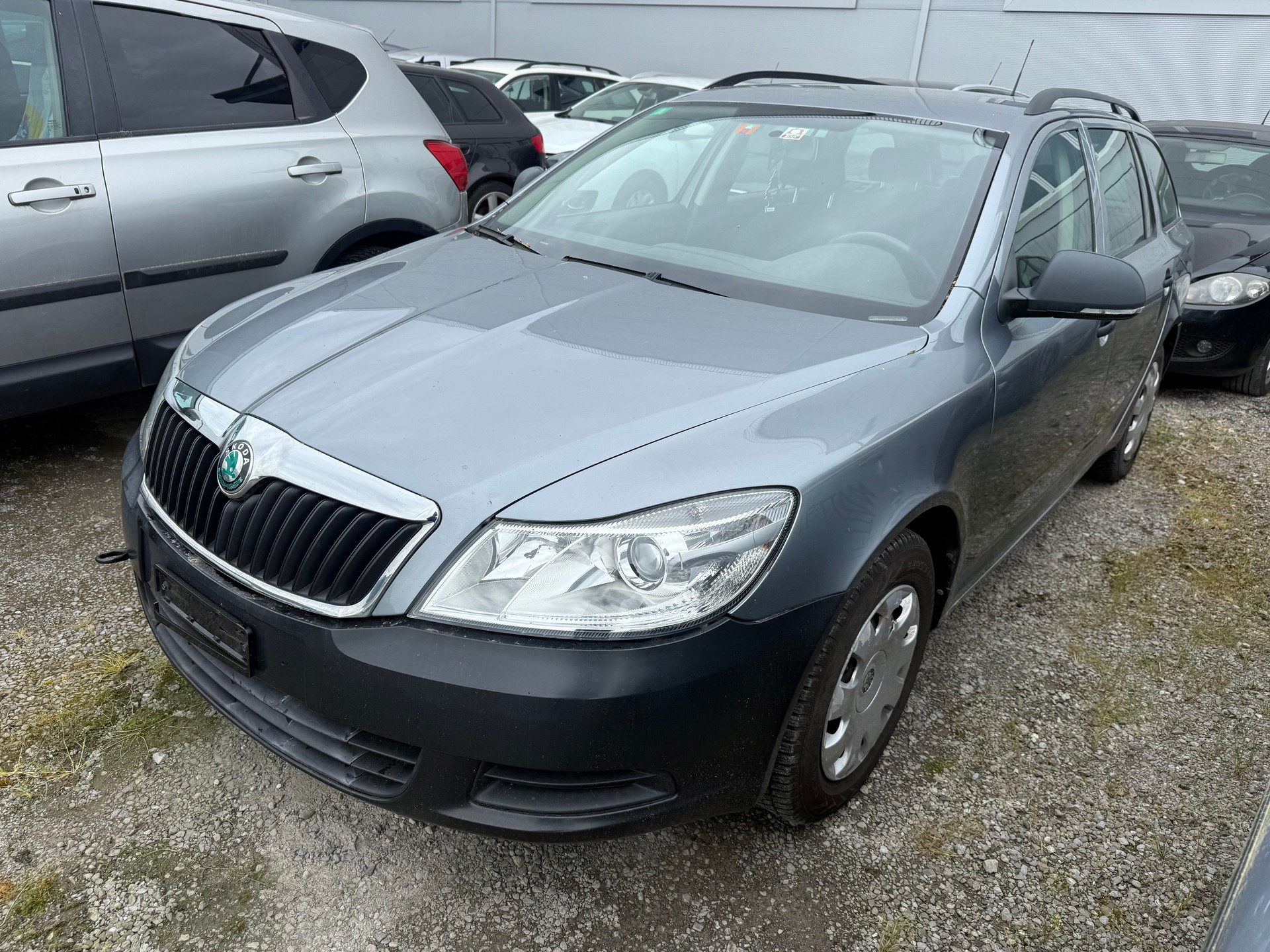 SKODA Octavia Combi 1.4 TSI Ambiente-image-1