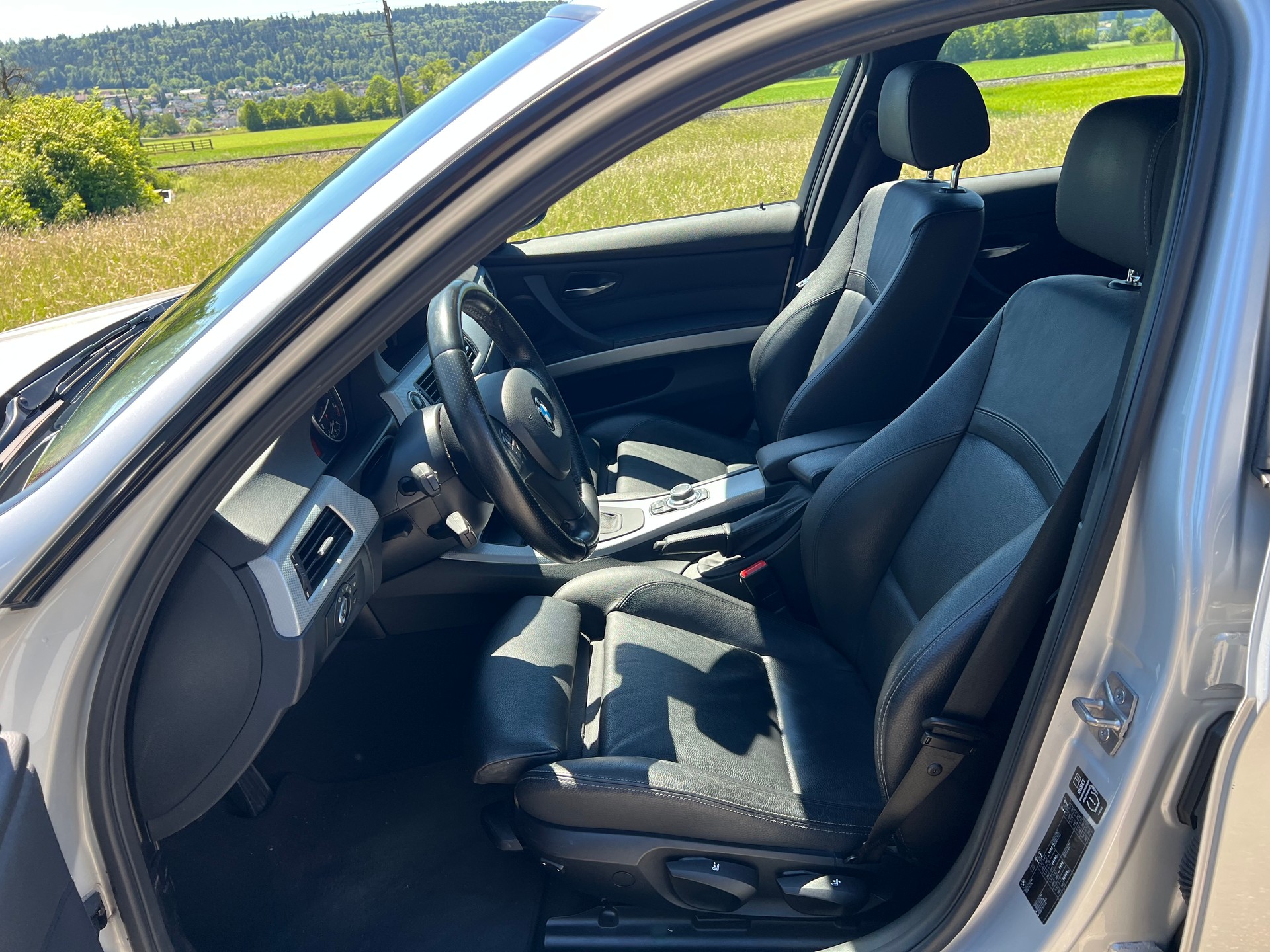 BMW 325i Touring Steptronic ***M-Sportpaket***-image-20