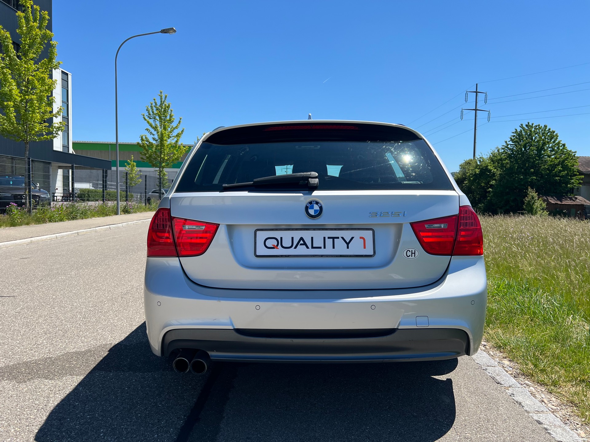BMW 325i Touring Steptronic ***M-Sportpaket***-image-12