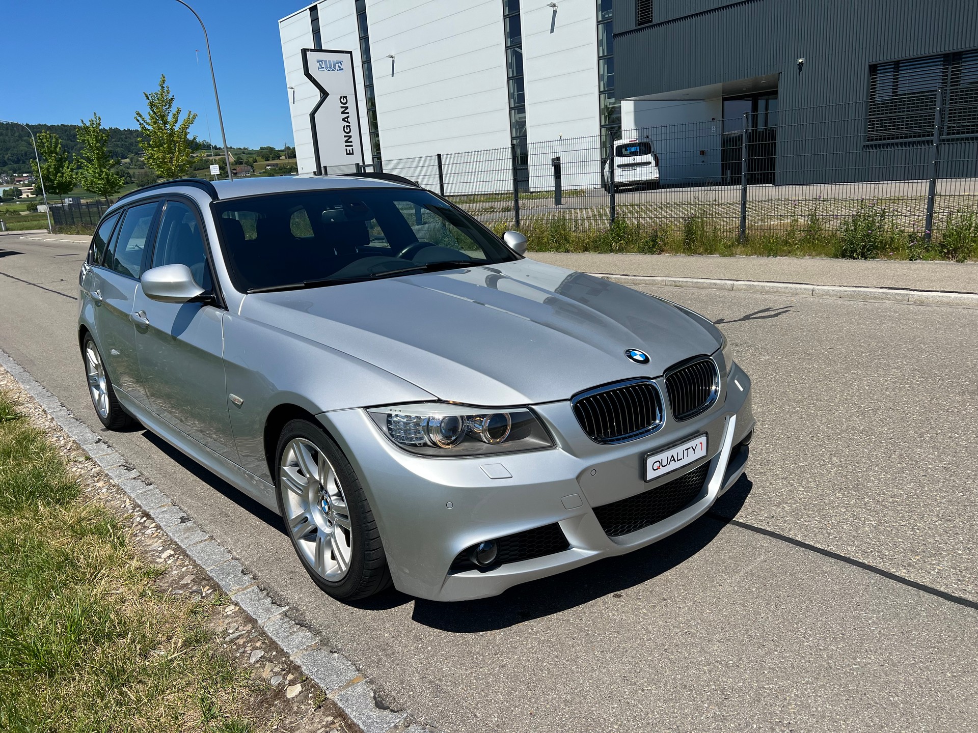 BMW 325i Touring Steptronic ***M-Sportpaket***-image-3