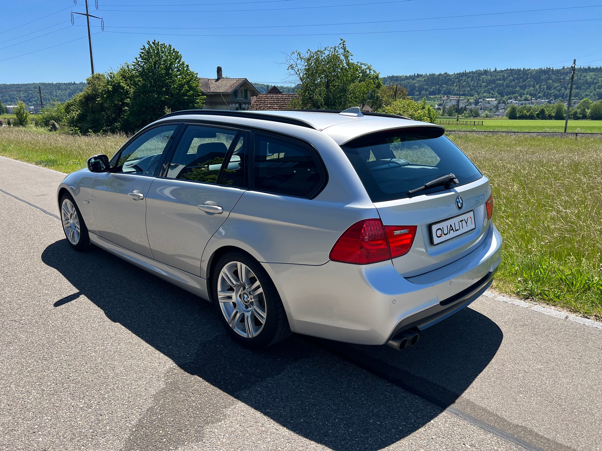 BMW 325i Touring Steptronic ***M-Sportpaket***-image-10