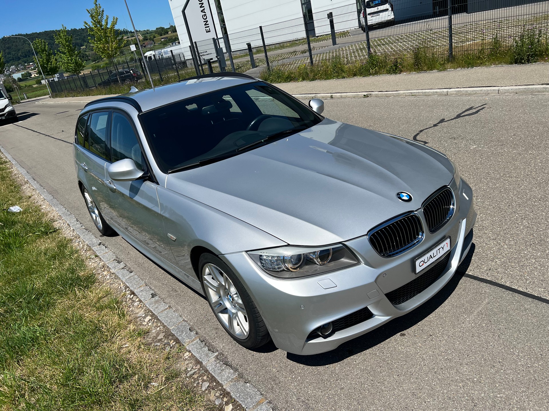 BMW 325i Touring Steptronic ***M-Sportpaket***-image-5