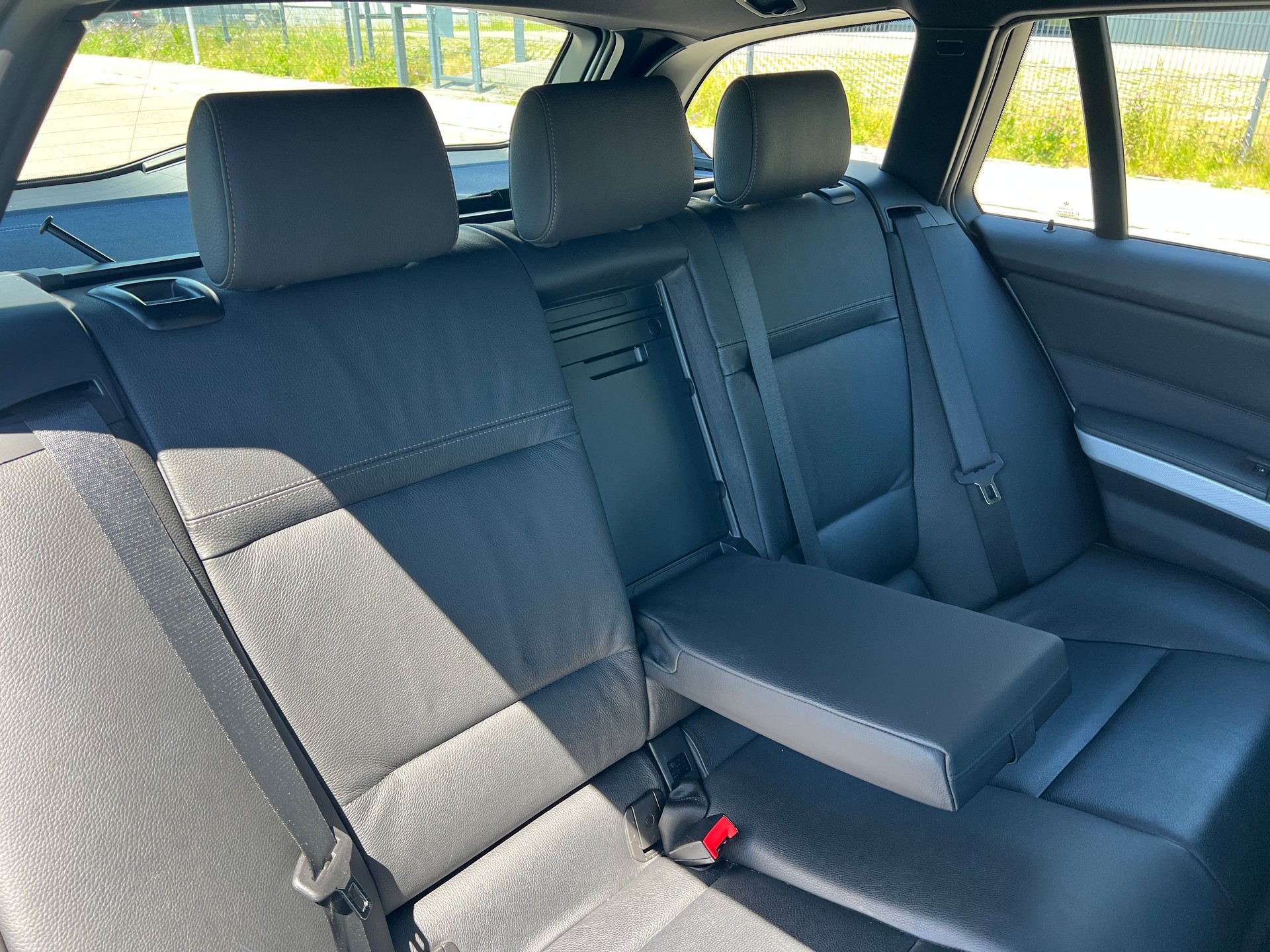 BMW 325i Touring Steptronic ***M-Sportpaket***-image-24
