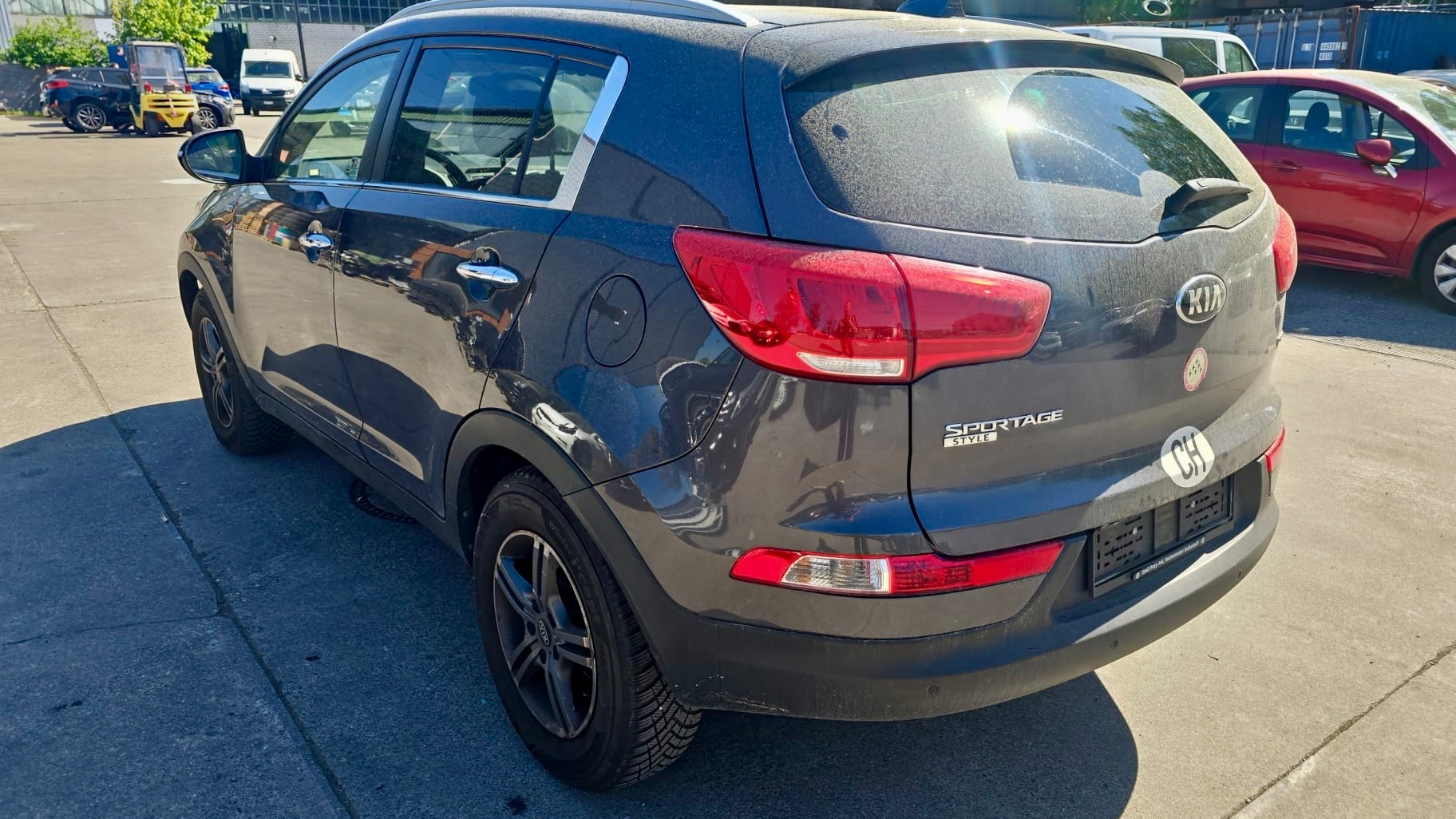 KIA Sportage 2.0 CRDi Style 4WD Automatic-image-5