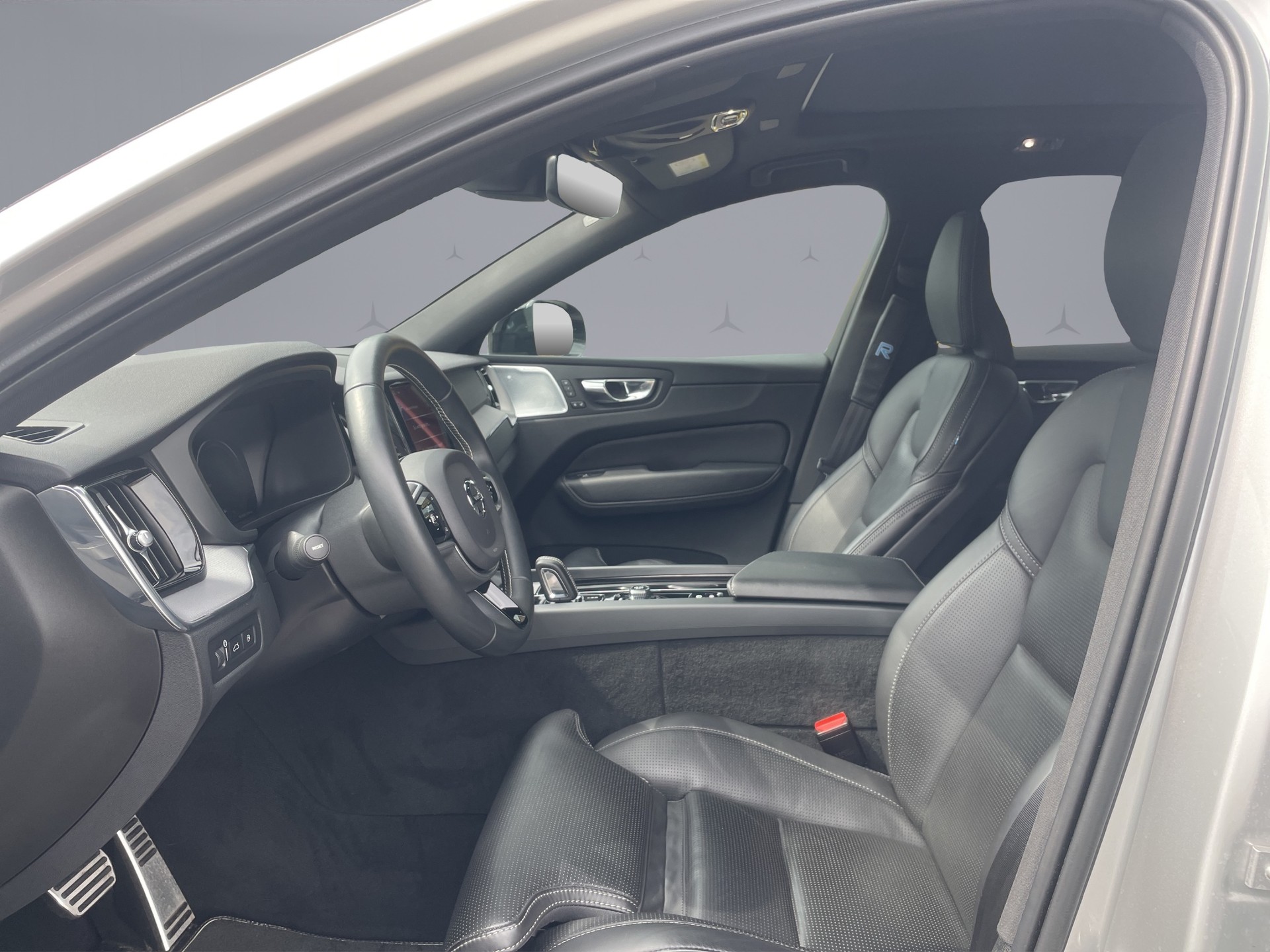 VOLVO XC60 2.0 T6 TE R-Design eAWD-image-9