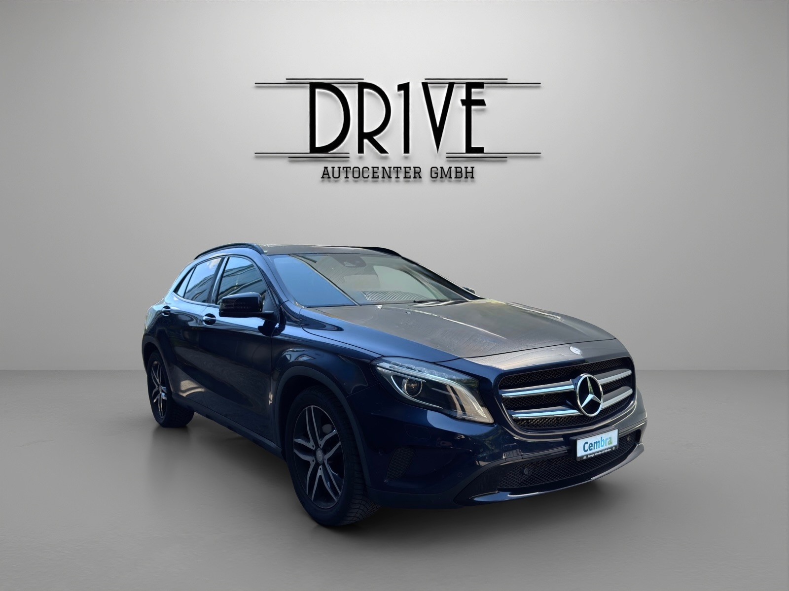 MERCEDES-BENZ GLA 200 Night Star 7G-DCT-image-2