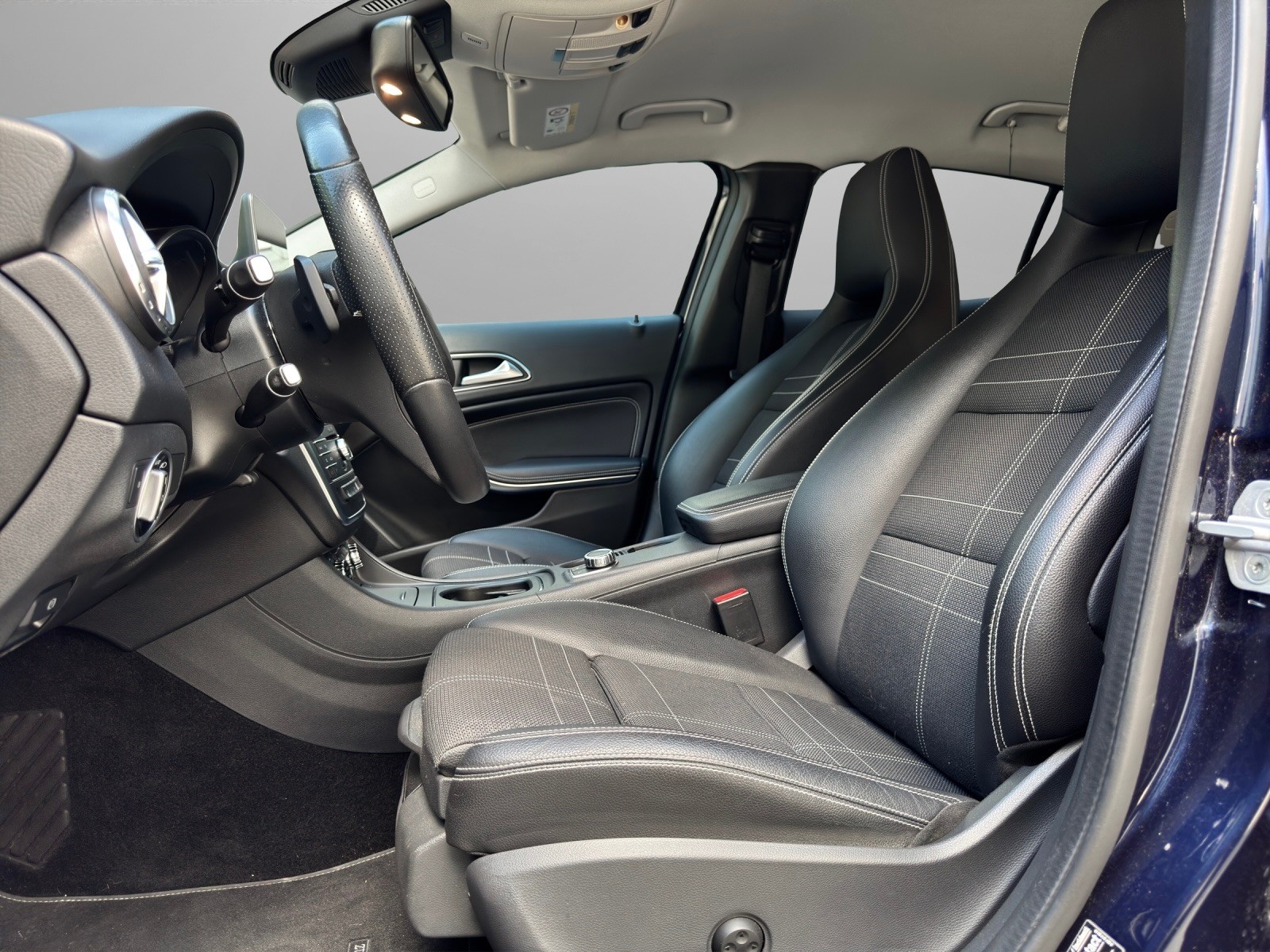 MERCEDES-BENZ GLA 200 Night Star 7G-DCT-image-7