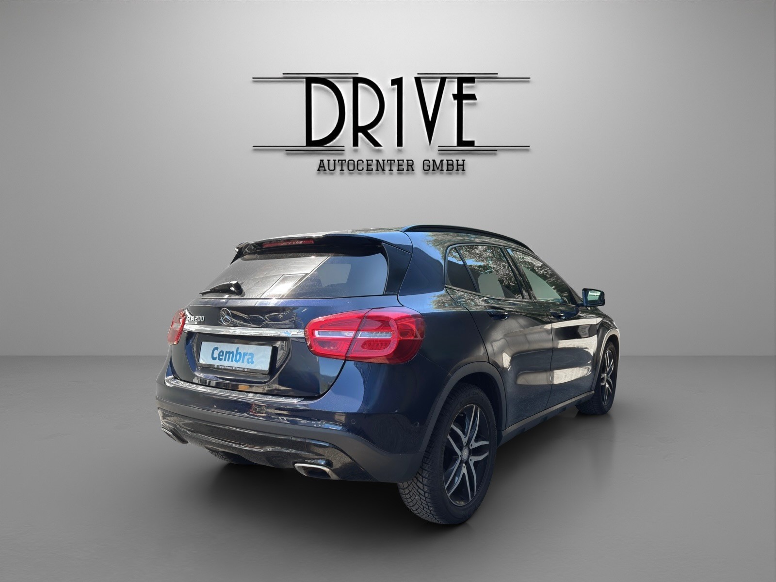 MERCEDES-BENZ GLA 200 Night Star 7G-DCT-image-4