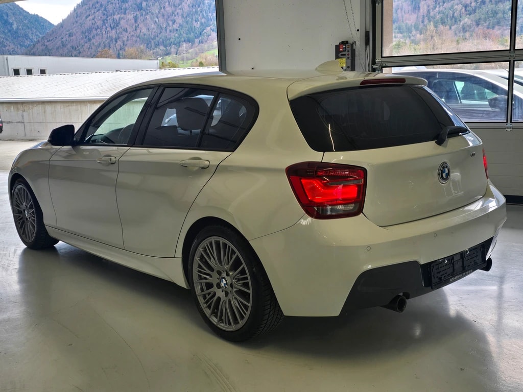 BMW M135i xDrive Steptronic-image-5