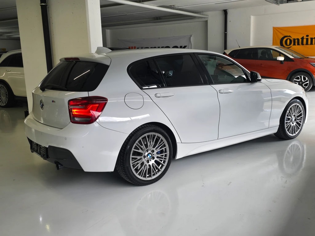 BMW M135i xDrive Steptronic-image-3
