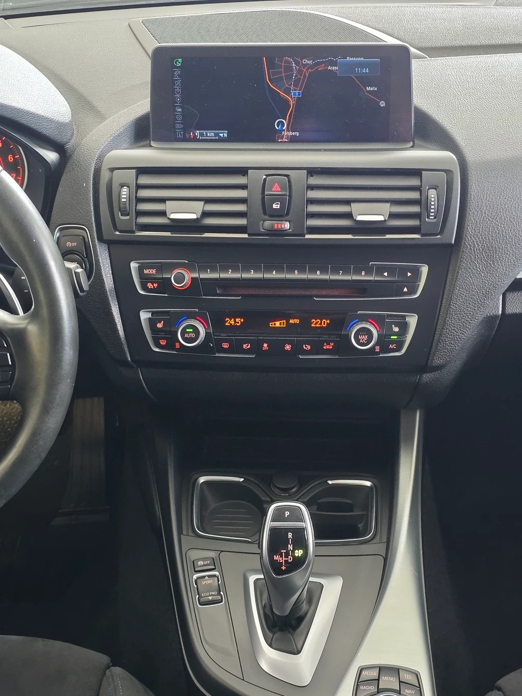 BMW M135i xDrive Steptronic-image-9