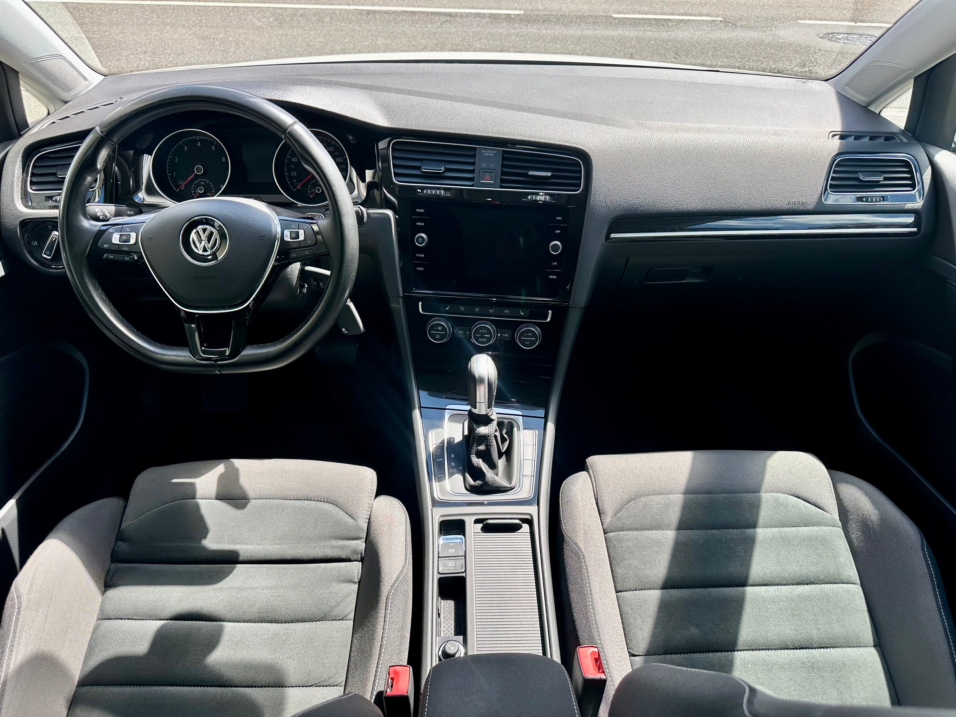 VW Golf 1.5 TSI EVO R Line DSG-image-9