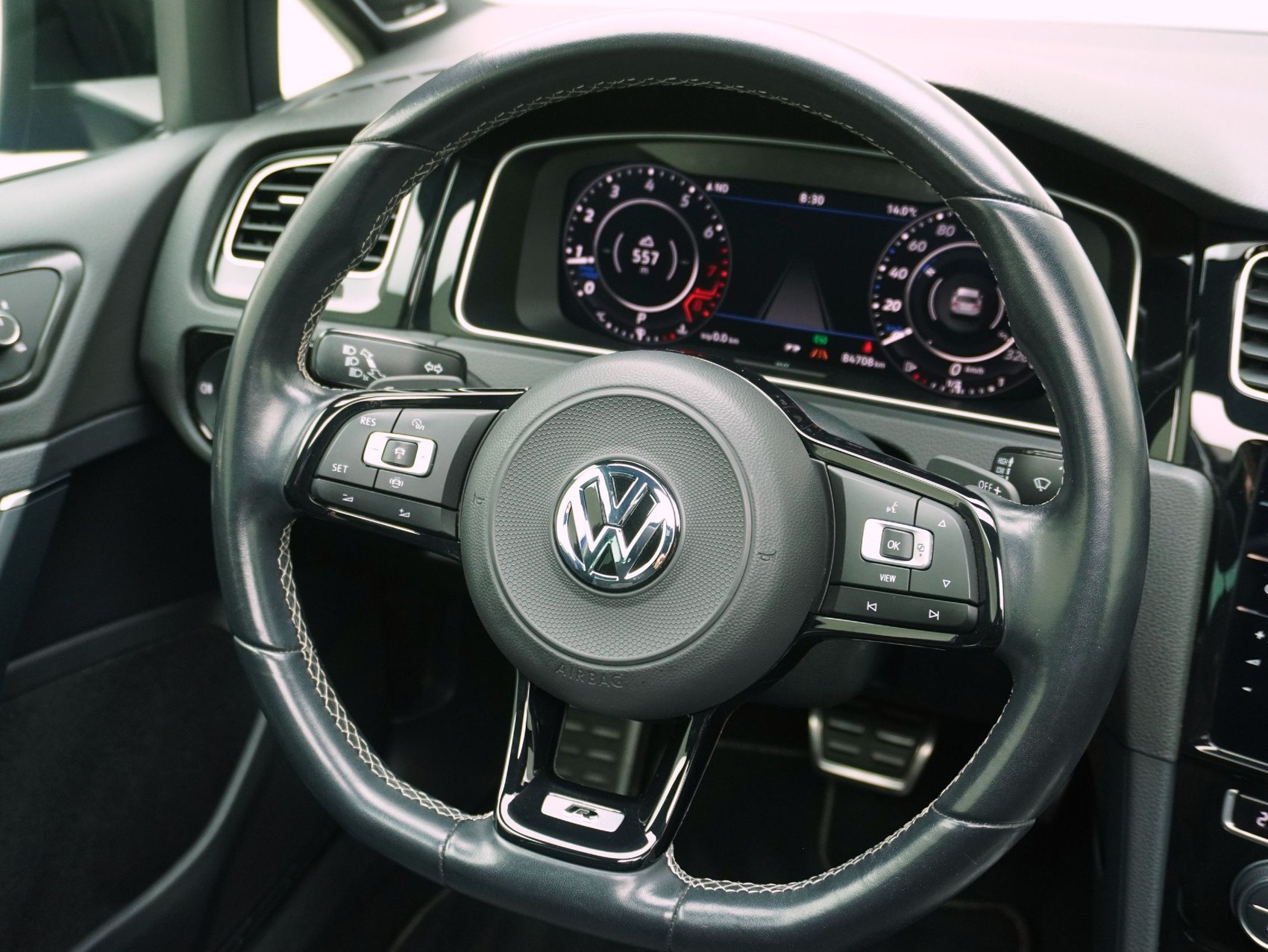 VW Golf 7 Variant 2.0 TSI DSG R 4Motion-image-12