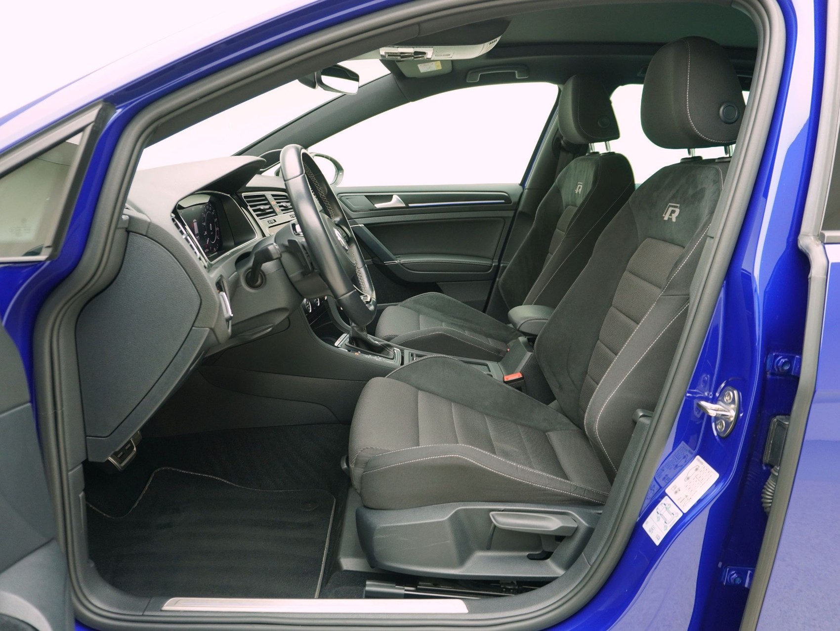 VW Golf 7 Variant 2.0 TSI DSG R 4Motion-image-9