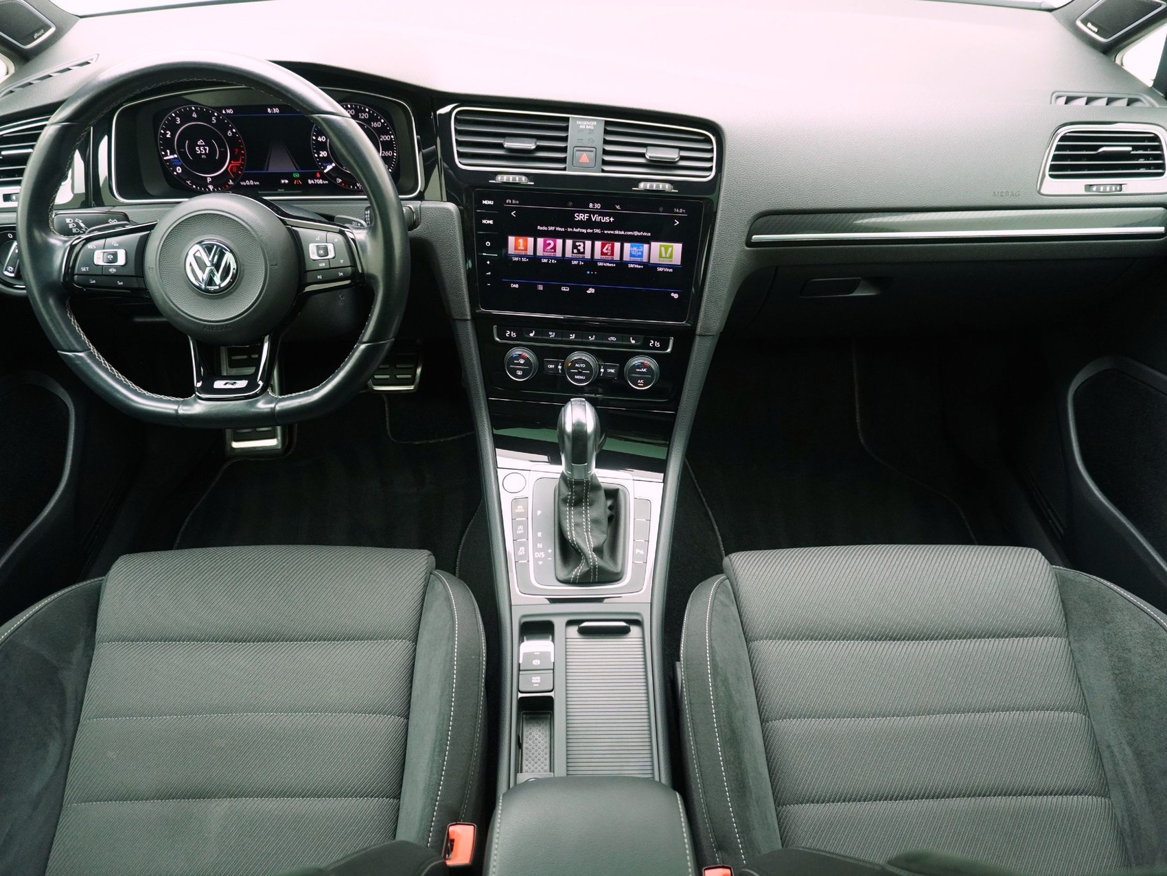 VW Golf 7 Variant 2.0 TSI DSG R 4Motion-image-15
