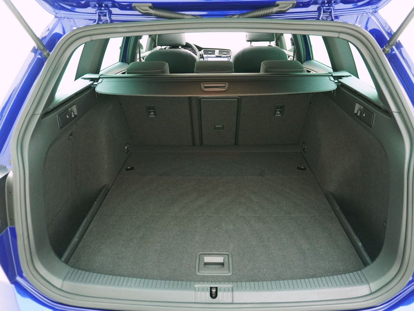 VW Golf 7 Variant 2.0 TSI DSG R 4Motion-image-14