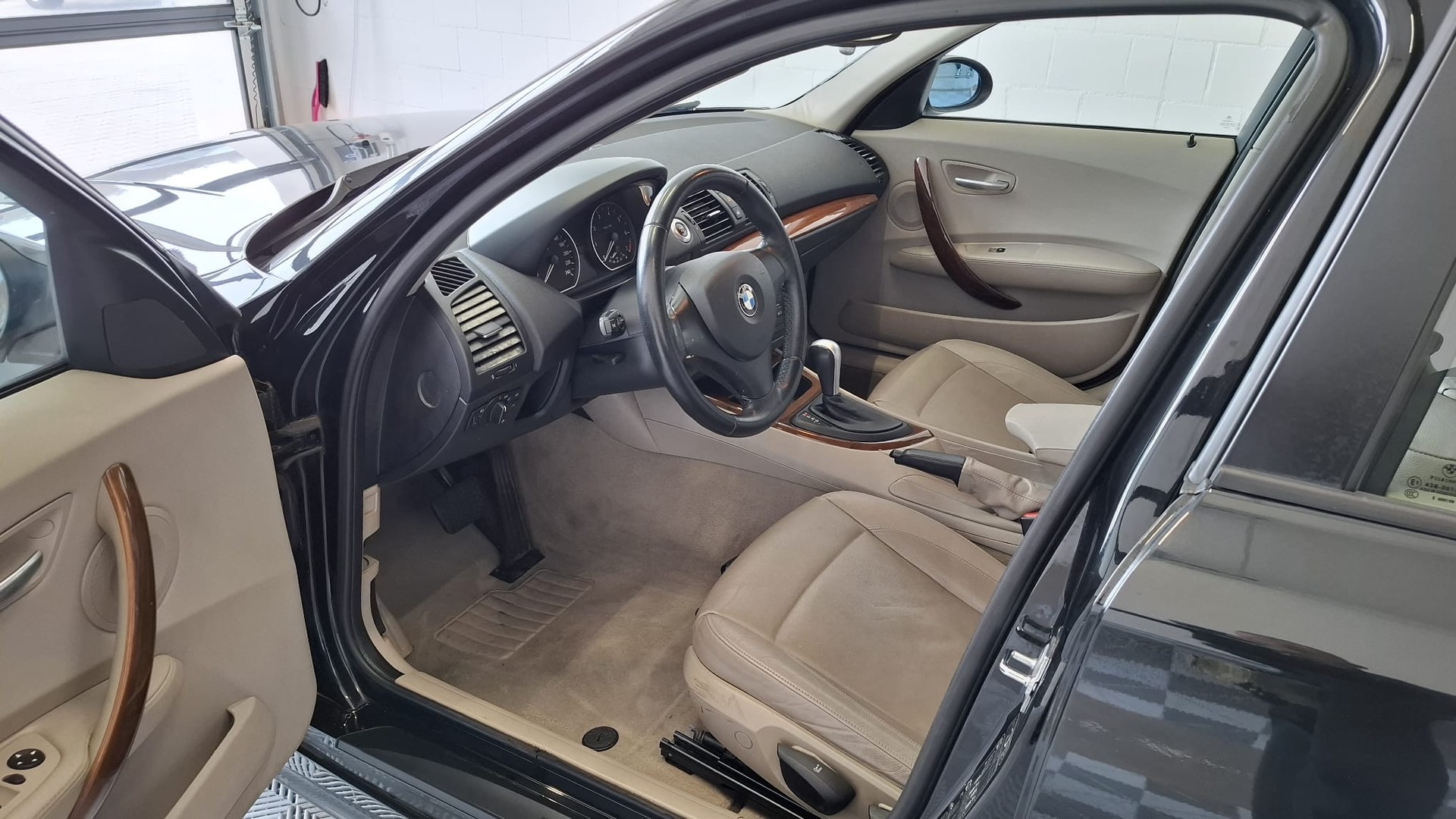 BMW 118i-image-5