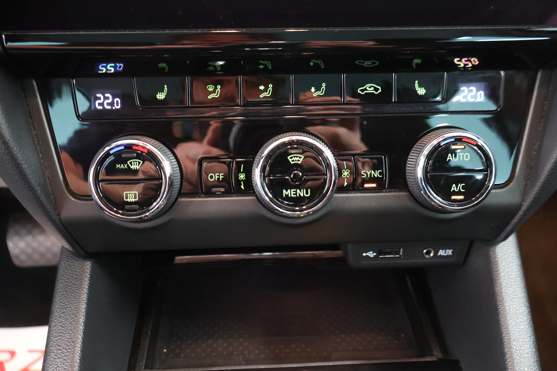 SKODA Octavia Combi 2.0 TDI Style 4x4 DSG-image-20