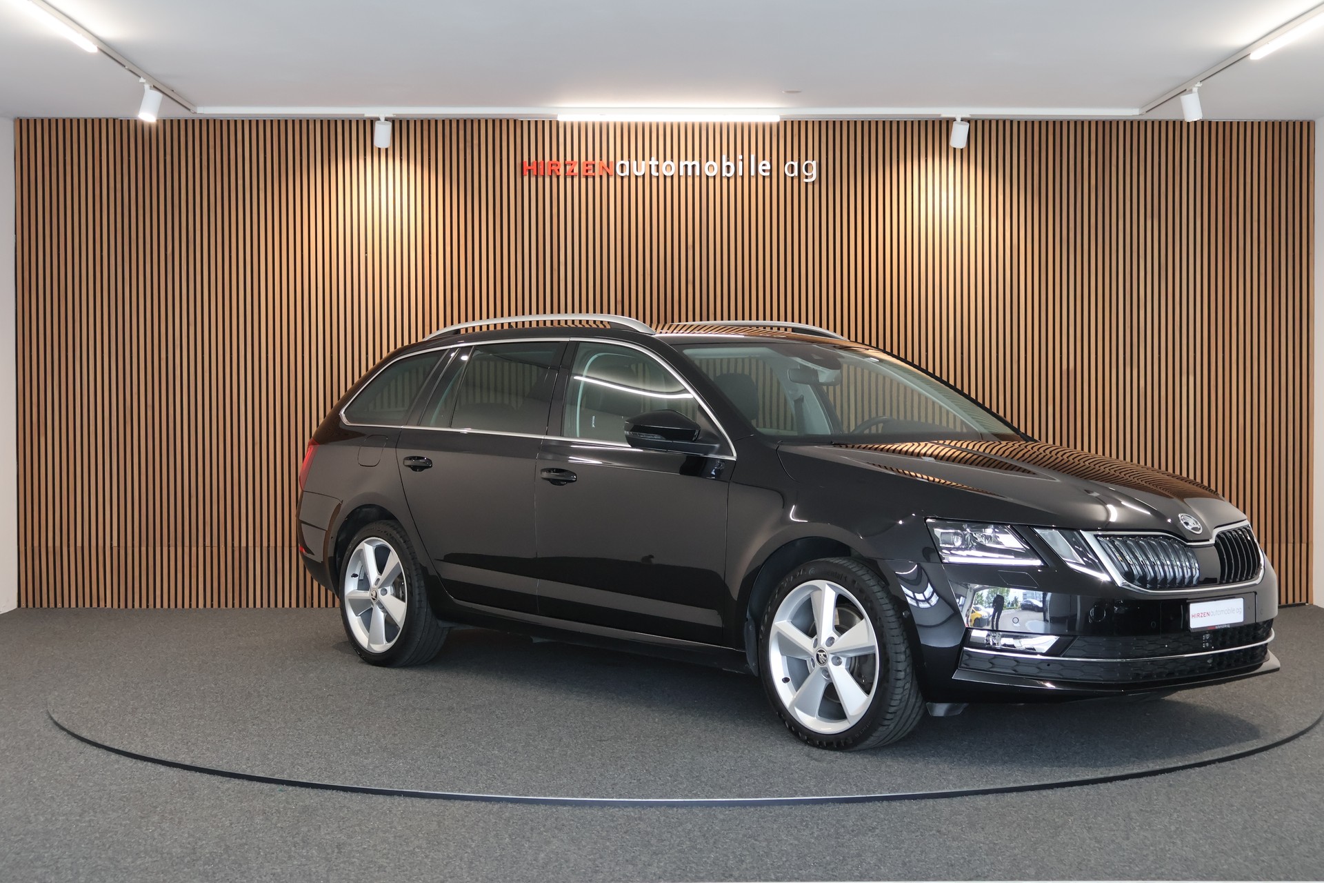 SKODA Octavia Combi 2.0 TDI Style 4x4 DSG-image-6