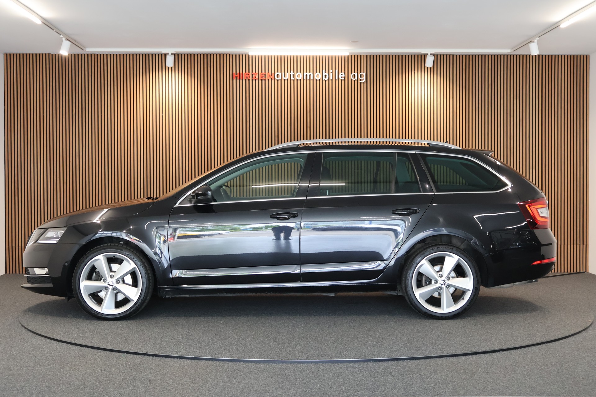 SKODA Octavia Combi 2.0 TDI Style 4x4 DSG-image-1