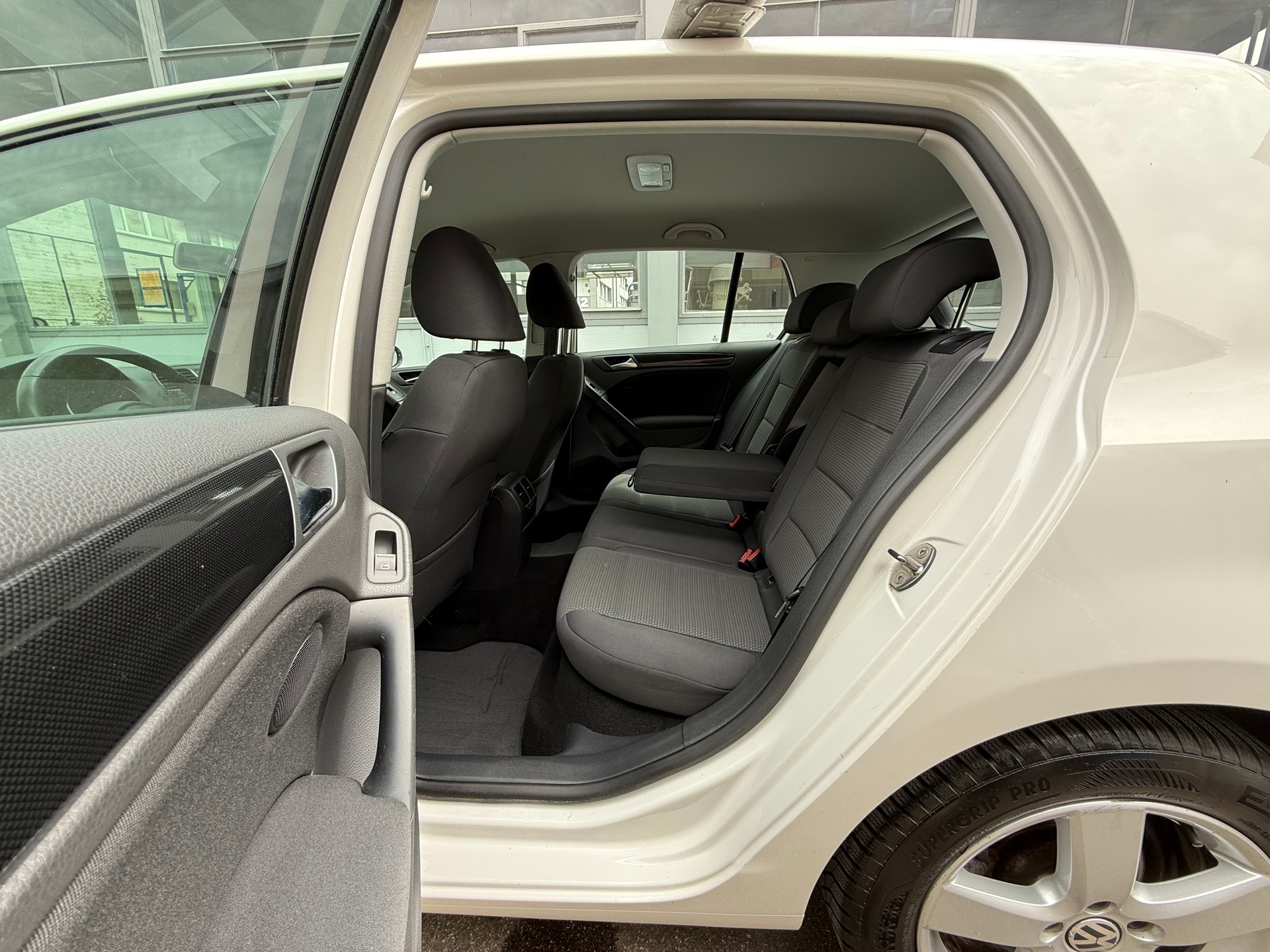 VW Golf 1.4 TSI Comfortline *Frisch ab MFK *Steuerkette frisch ersetzt *2 Schlüssel *8 Fach bereift *Climatronic-image-11