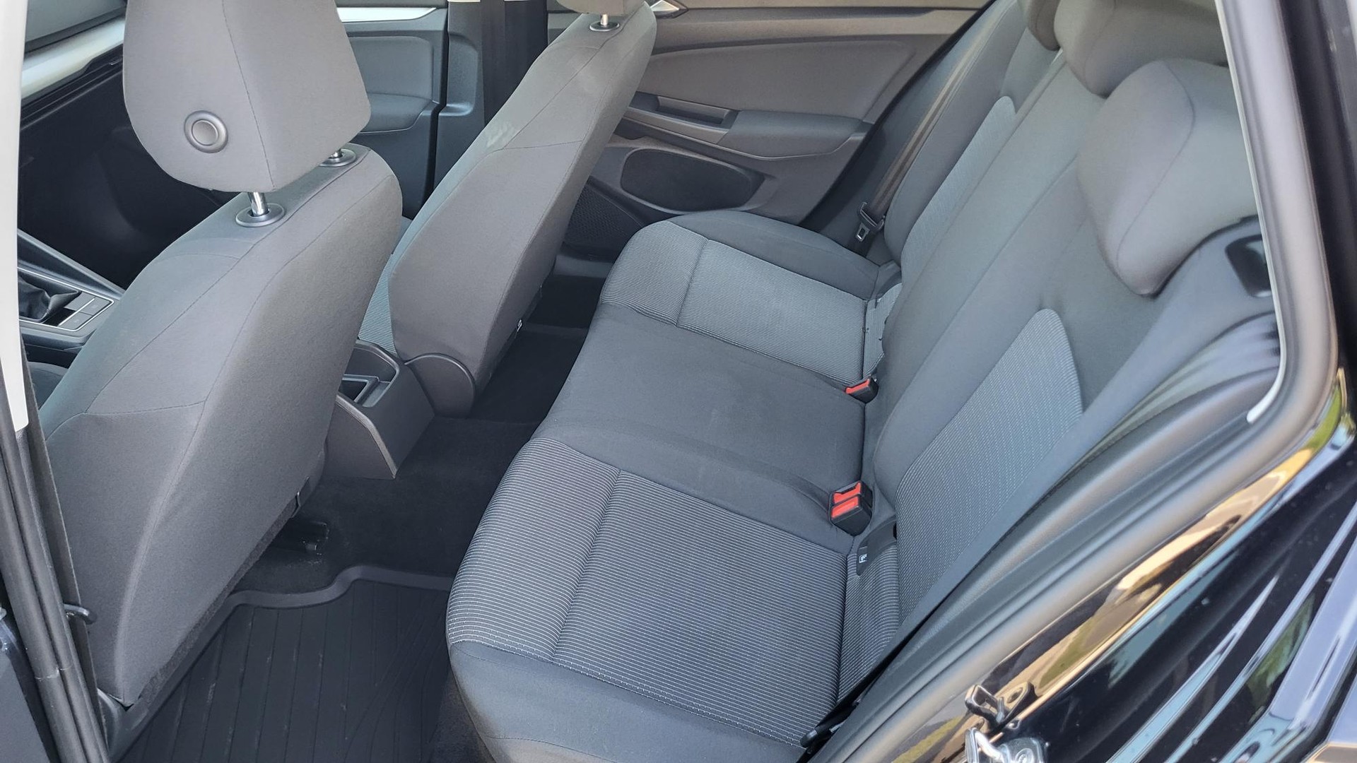 VW Golf Variant 1.0 TSI Value-image-7