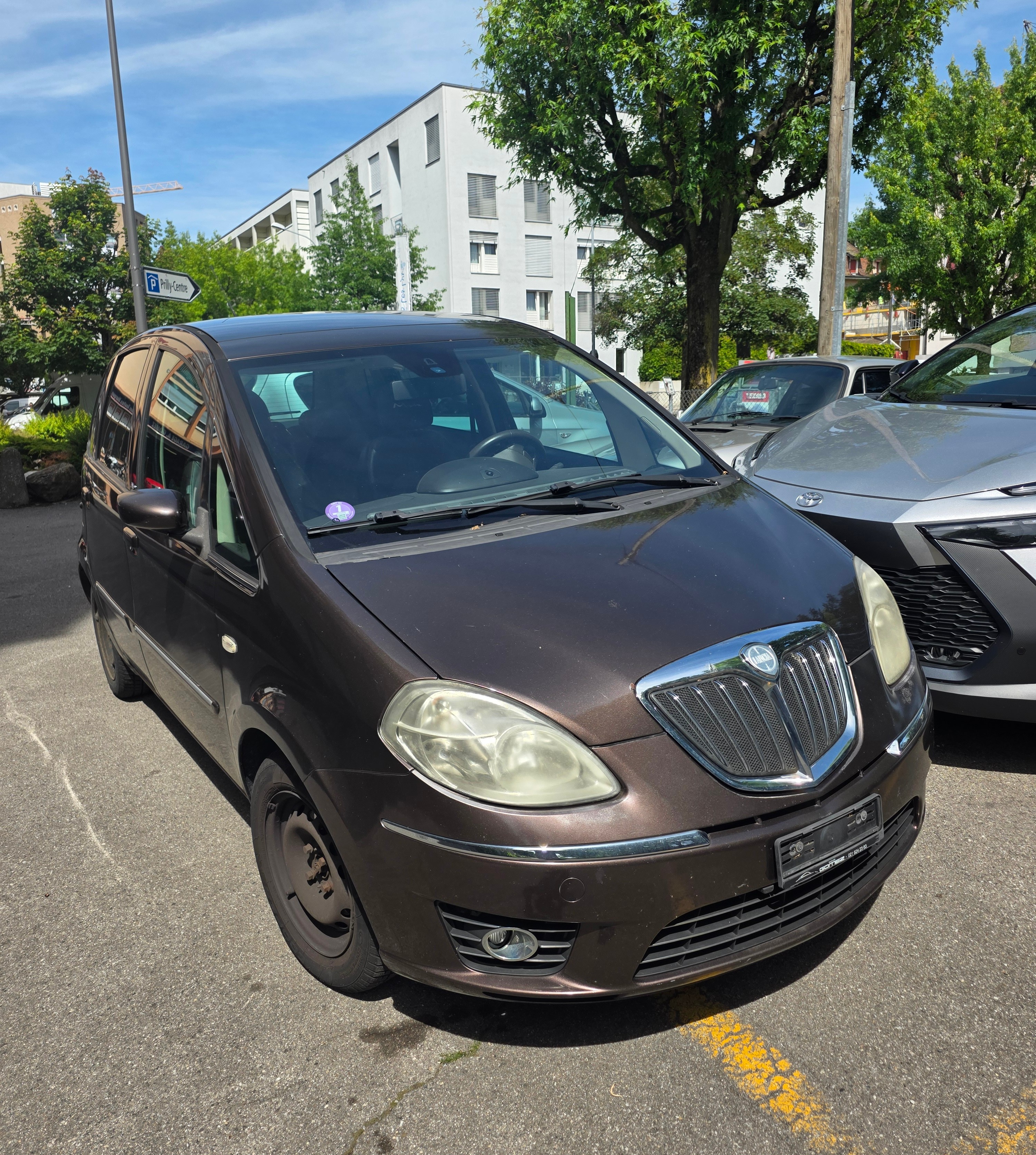 Car photo