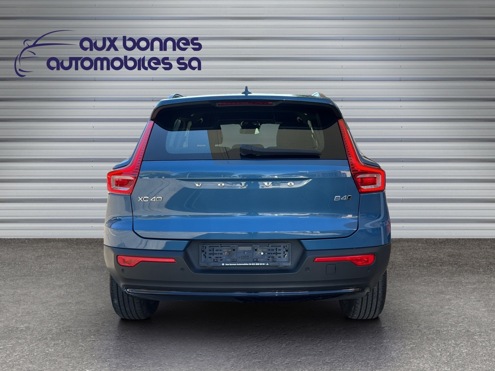 VOLVO XC40 B4 Benzin Mild Hybrid AWD Plus Dark DCT-image-7