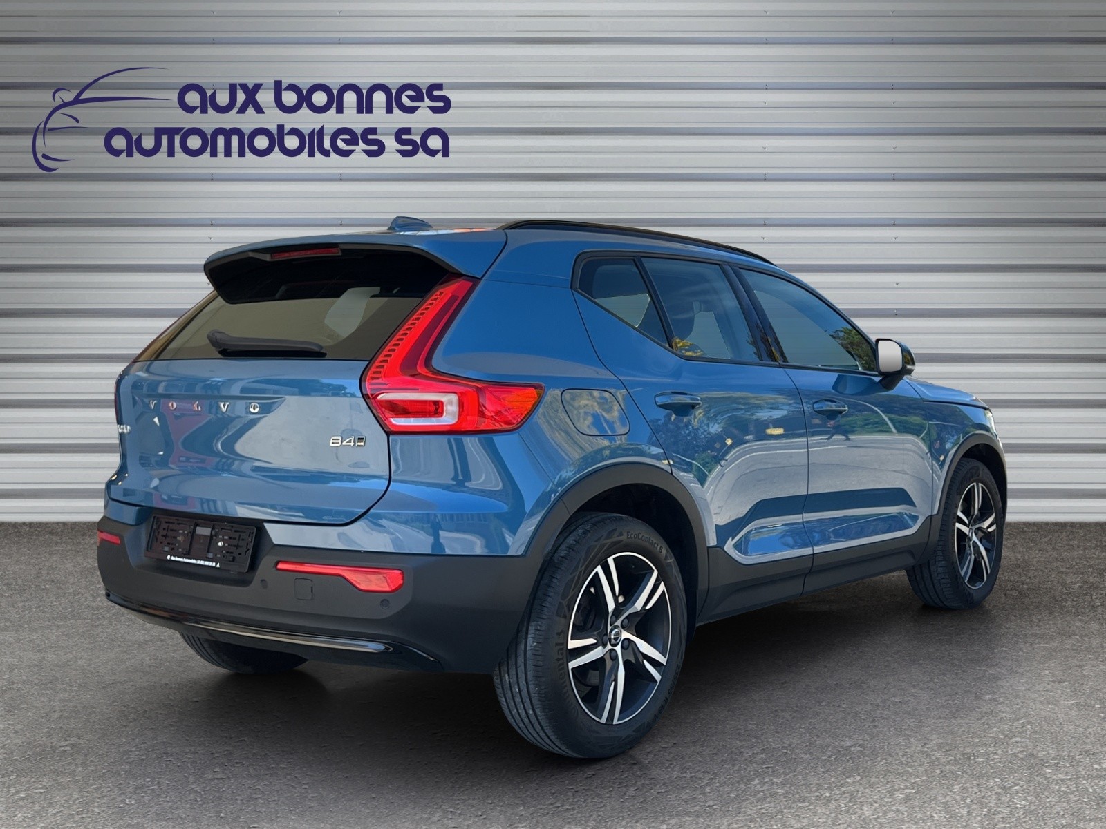 VOLVO XC40 B4 Benzin Mild Hybrid AWD Plus Dark DCT-image-5