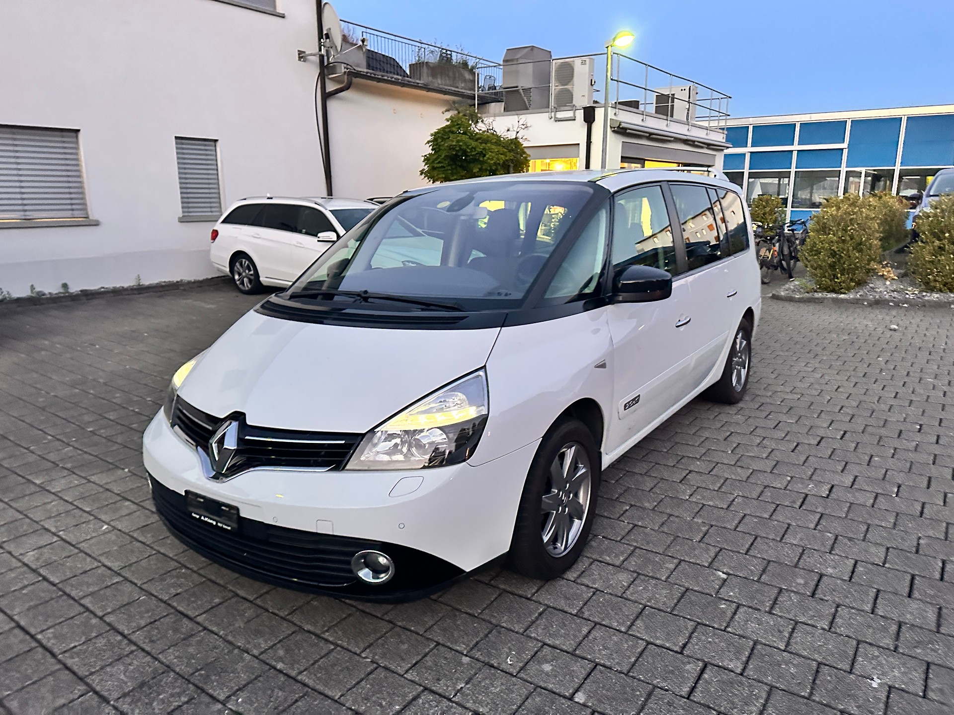 RENAULT Grand Espace 2.0 dCi Swiss Edition-image-6