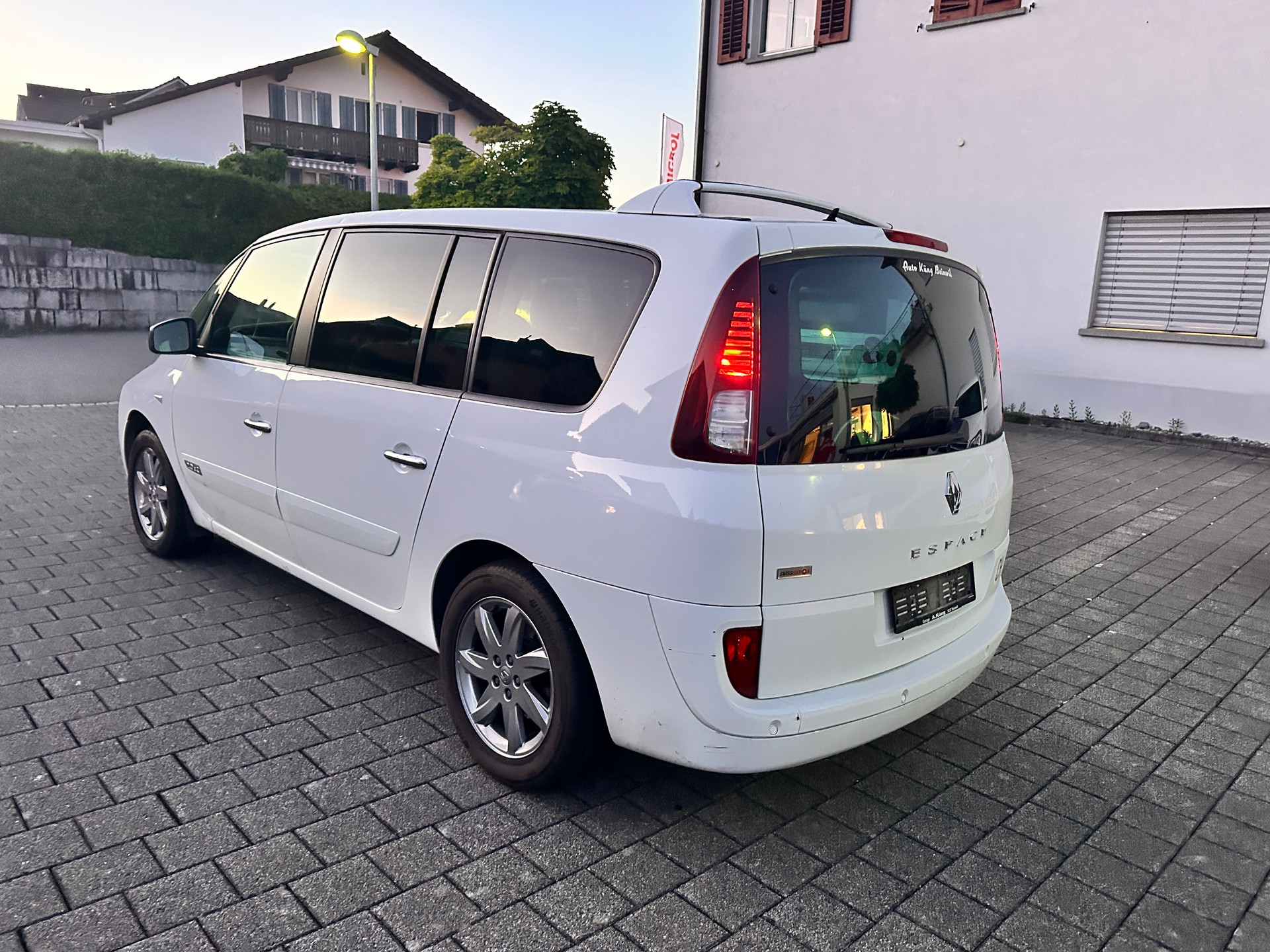 RENAULT Grand Espace 2.0 dCi Swiss Edition-image-8