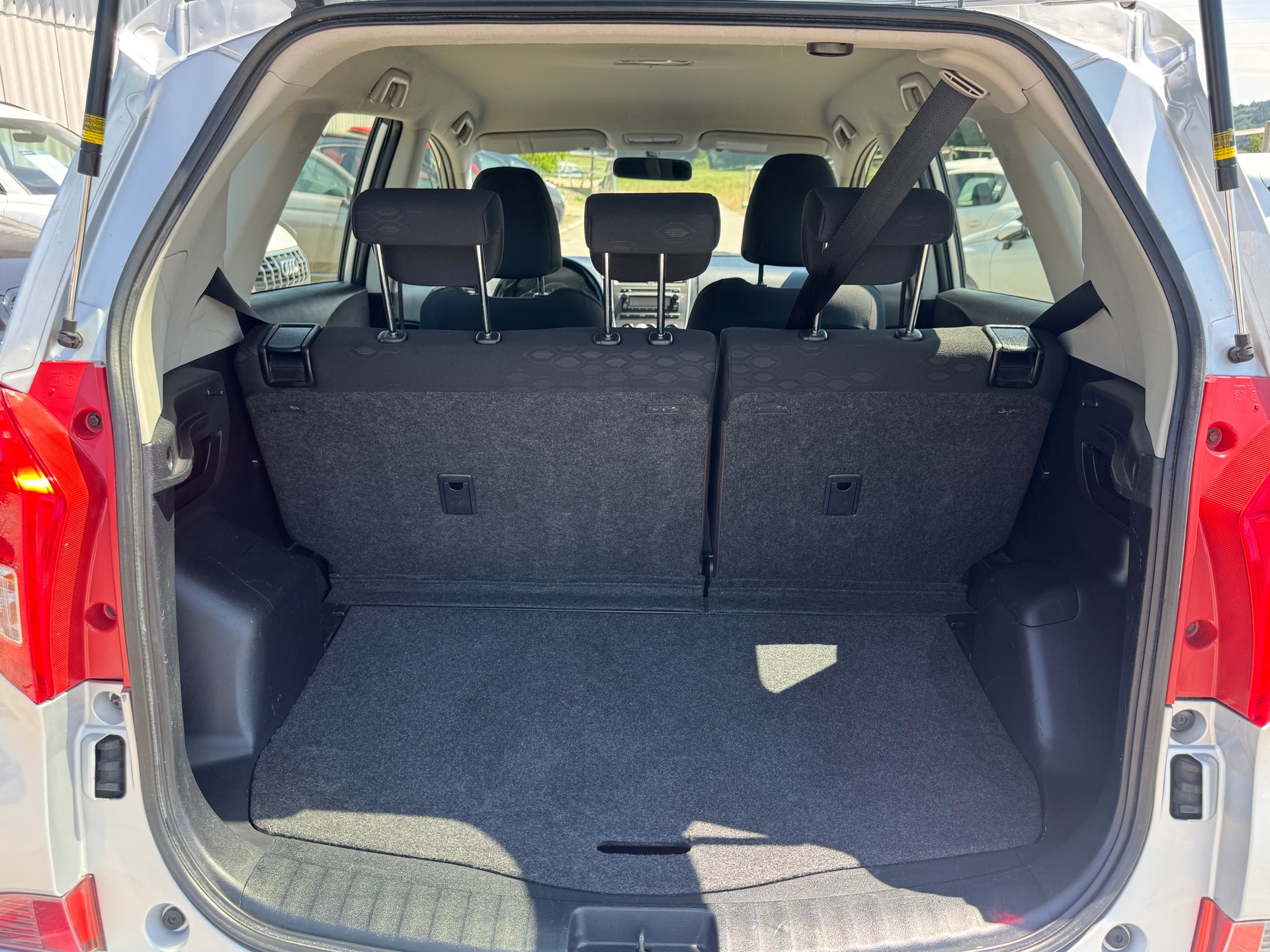 SUBARU Trezia 1.4D Swiss-image-13