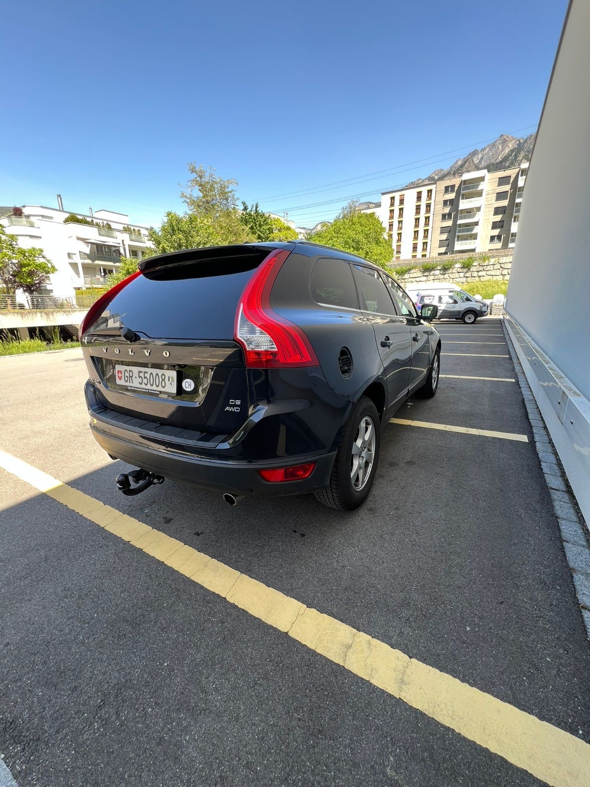 VOLVO XC60 D5 AWD Summum Geartronic-image-5