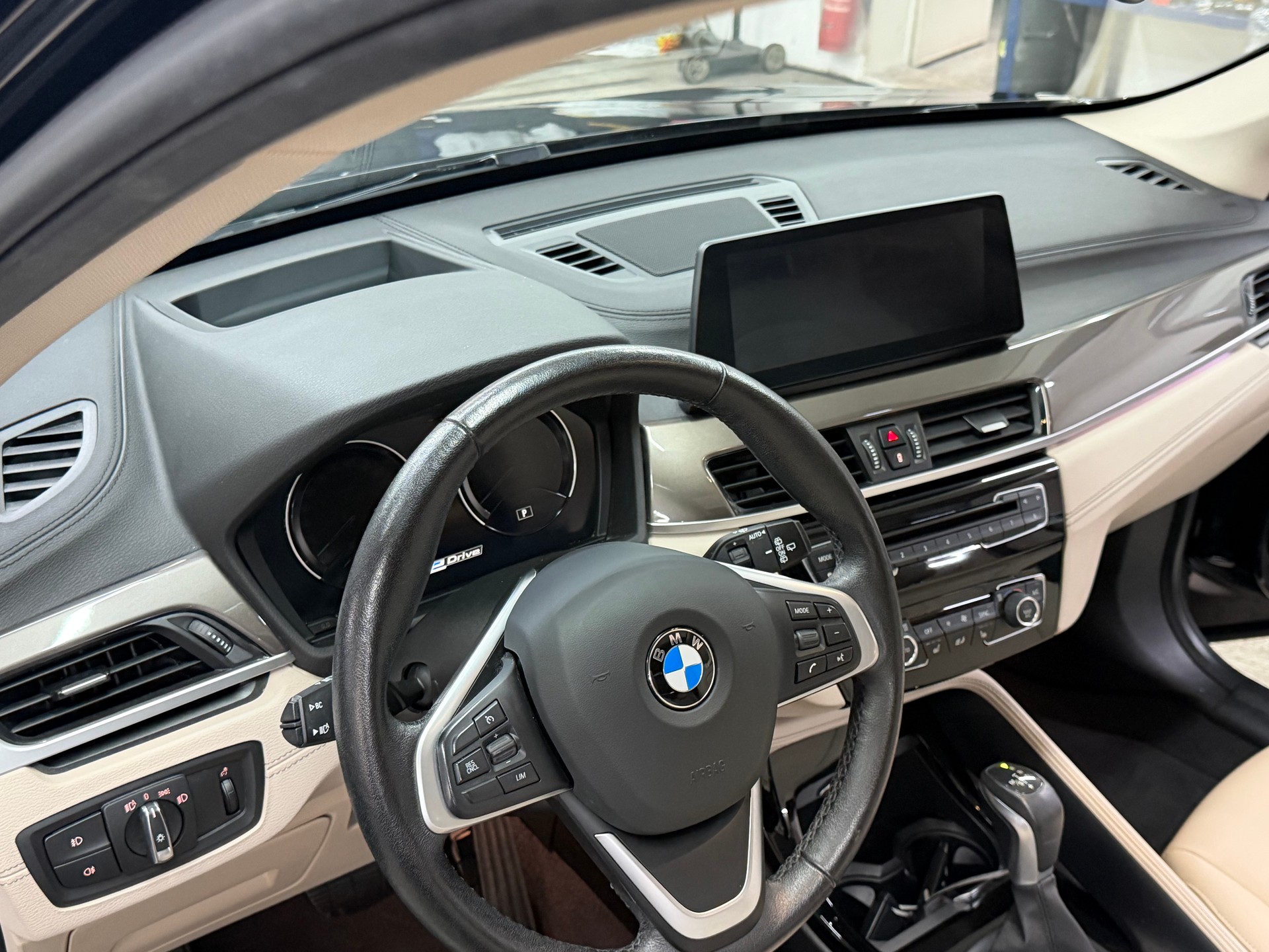BMW X1 xDrive 25e xLine Steptronic-image-5