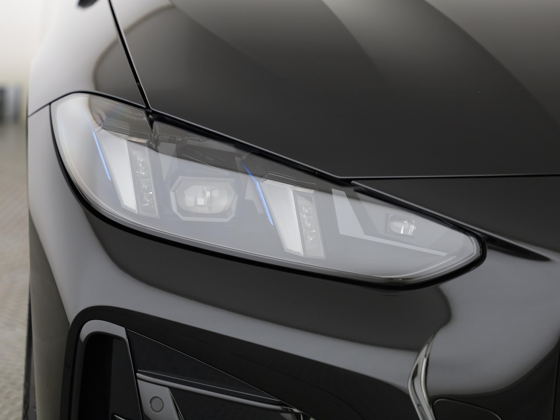 BMW M440i xDrive Gran Coupé-image-5