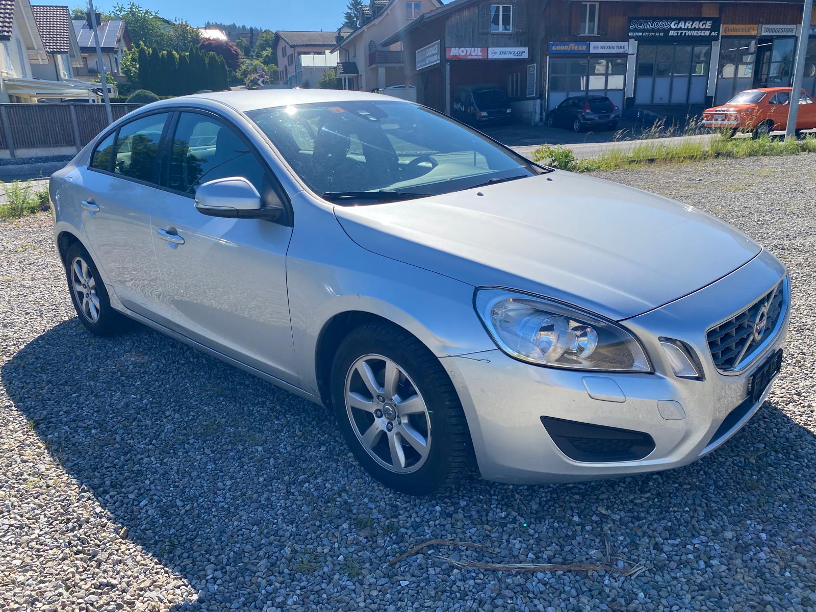 VOLVO S60 T3 Momentum