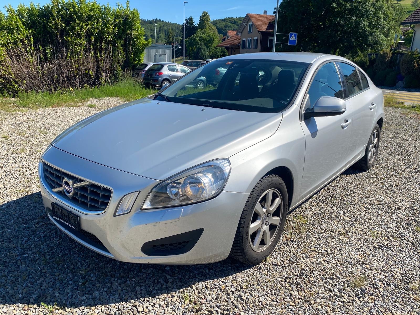 VOLVO S60 T3 Momentum-image-1