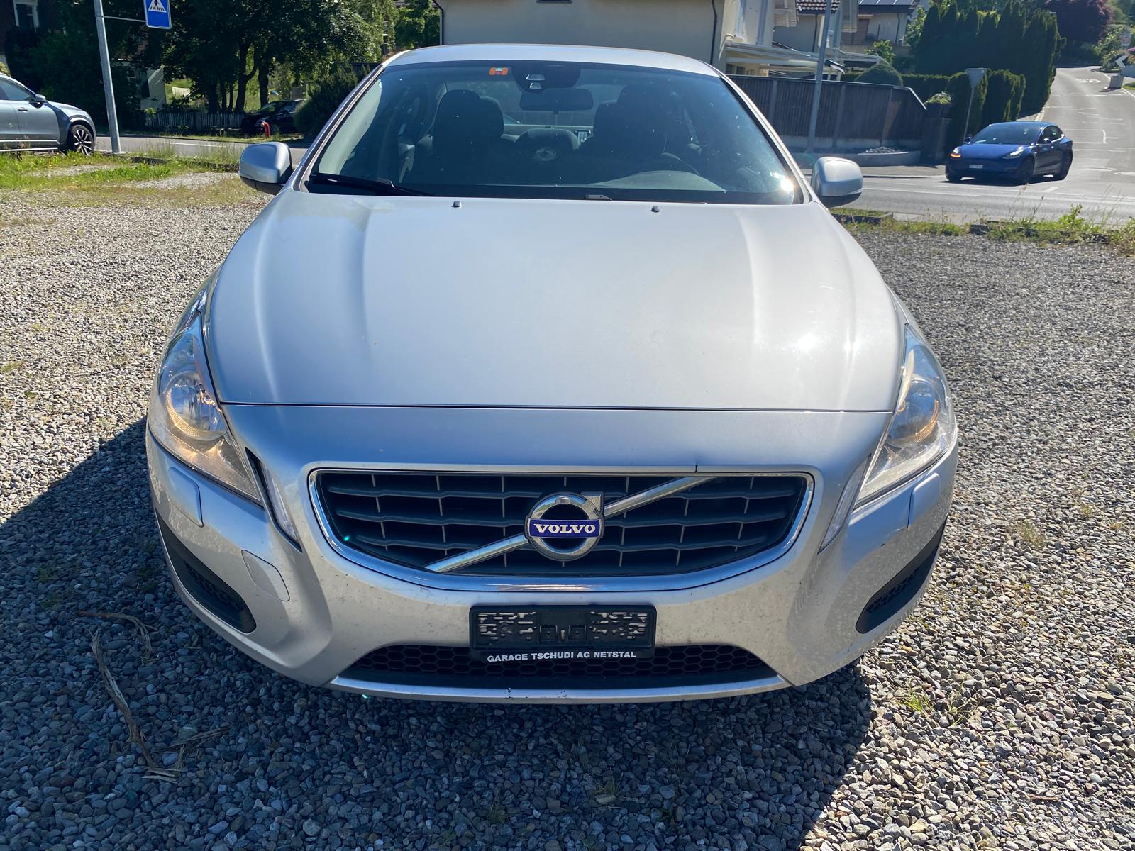 VOLVO S60 T3 Momentum-image-7