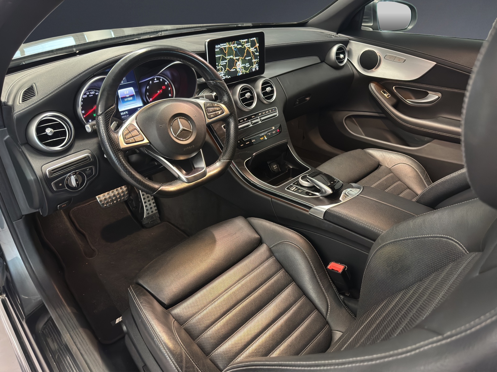 MERCEDES-BENZ C 200 AMG Line 4Matic-image-5