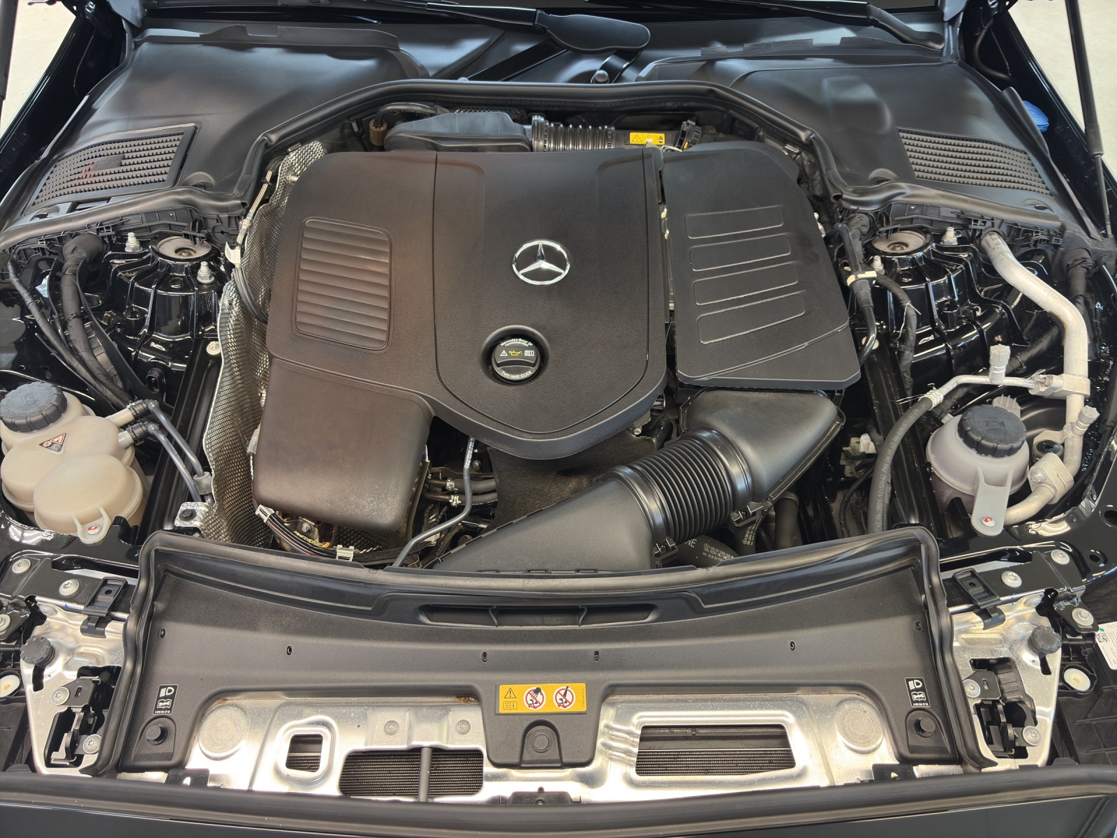 MERCEDES-BENZ C 300 4M AMG Line-image-17