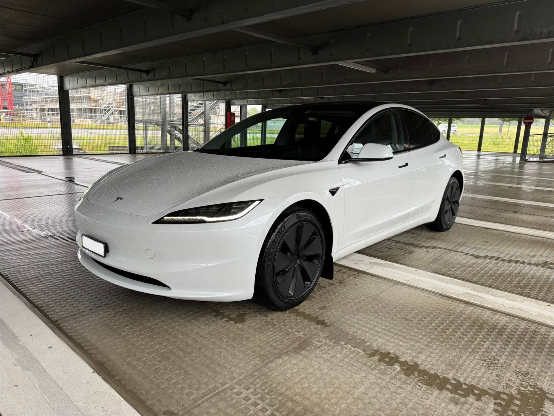 TESLA Model 3 Long Range Dual Motor AWD-image-2