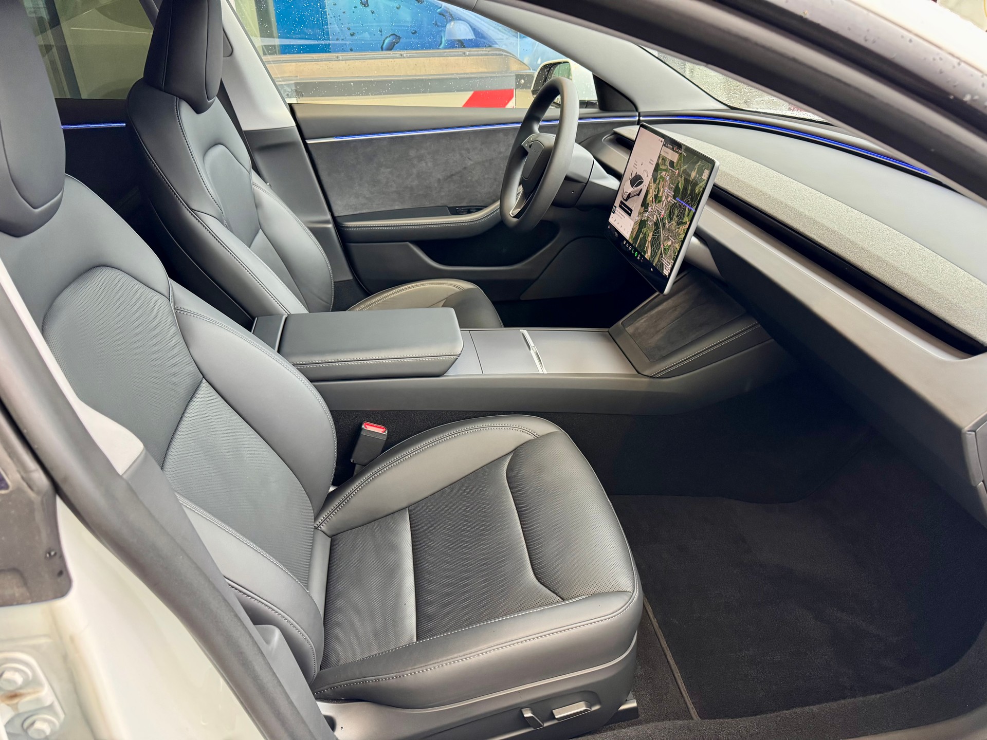 TESLA Model 3 Long Range Dual Motor AWD-image-8