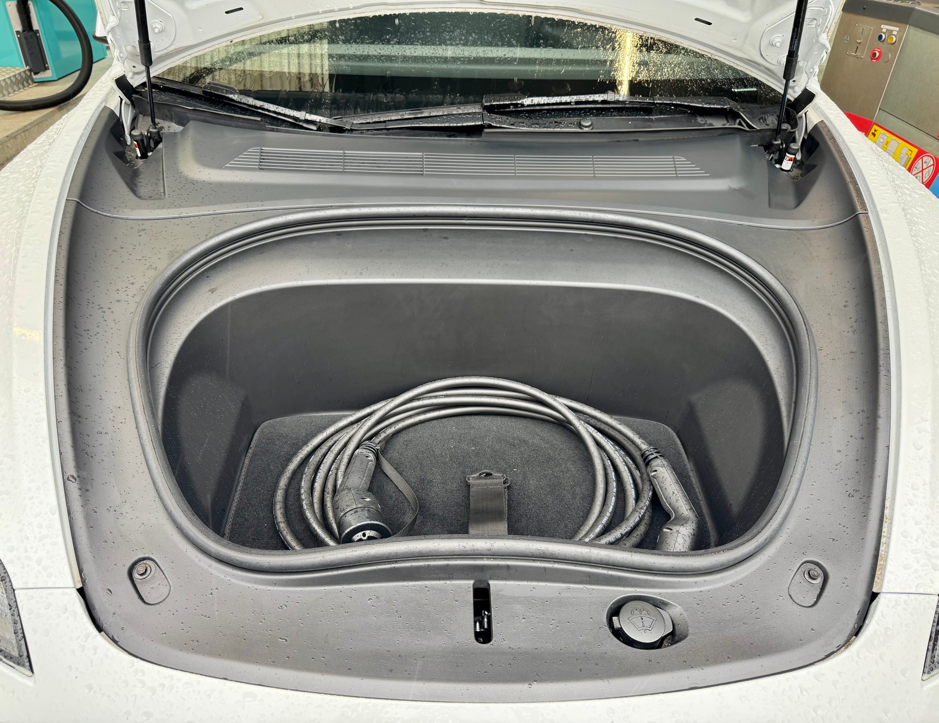TESLA Model 3 Long Range Dual Motor AWD-image-9