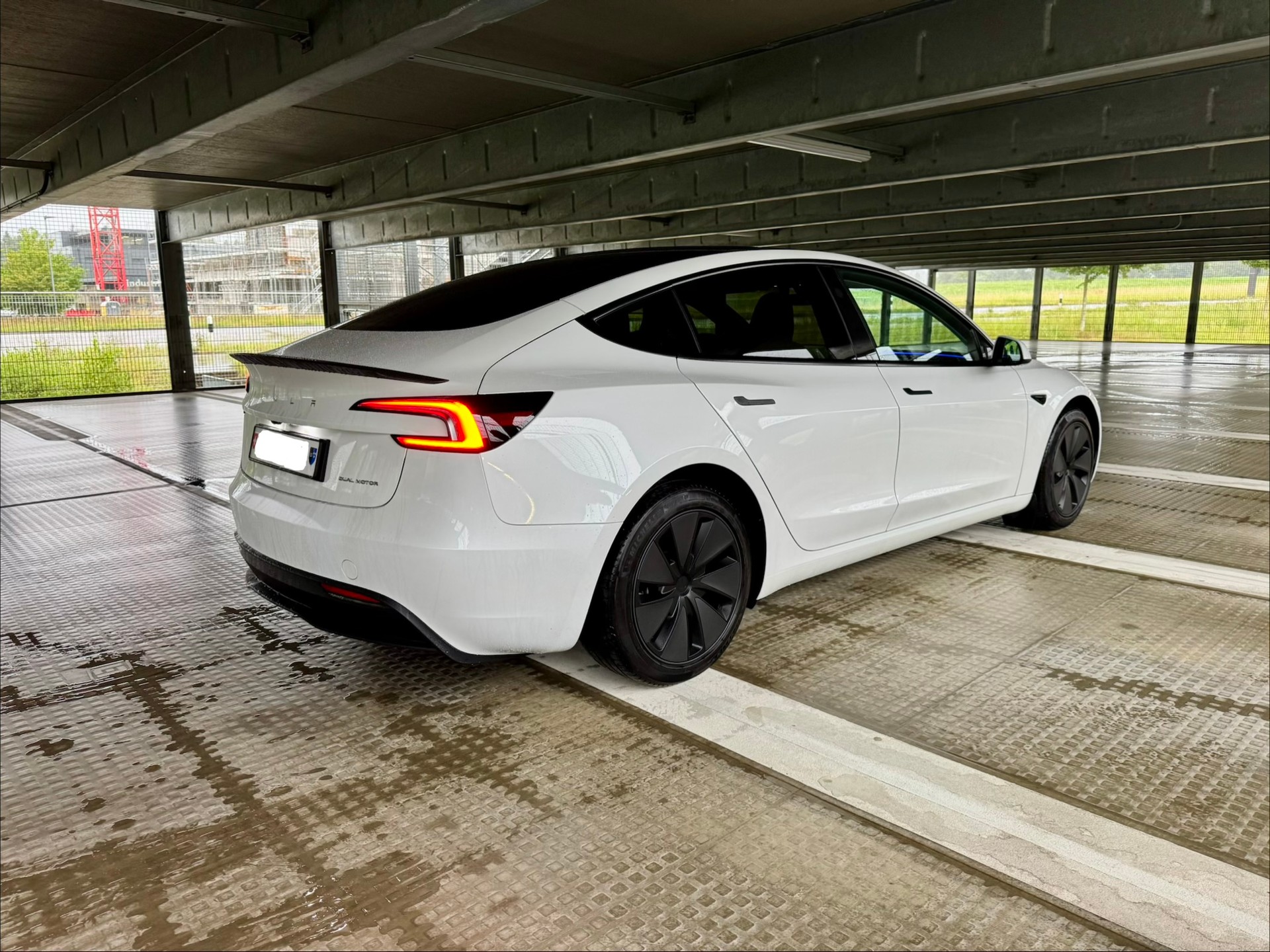 TESLA Model 3 Long Range Dual Motor AWD-image-1