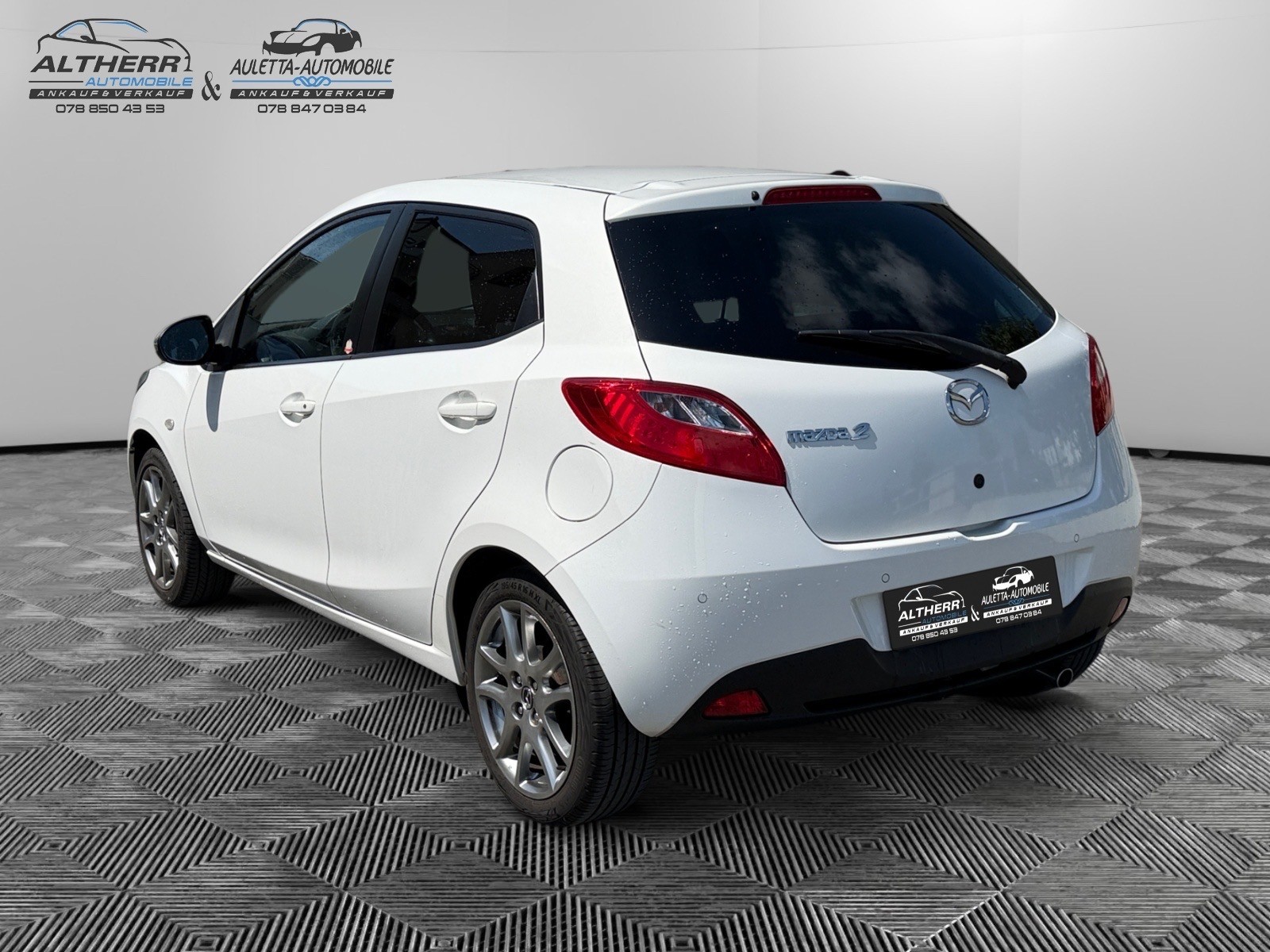 MAZDA 2 1.3i 16V Exclusive-showroom-element-3