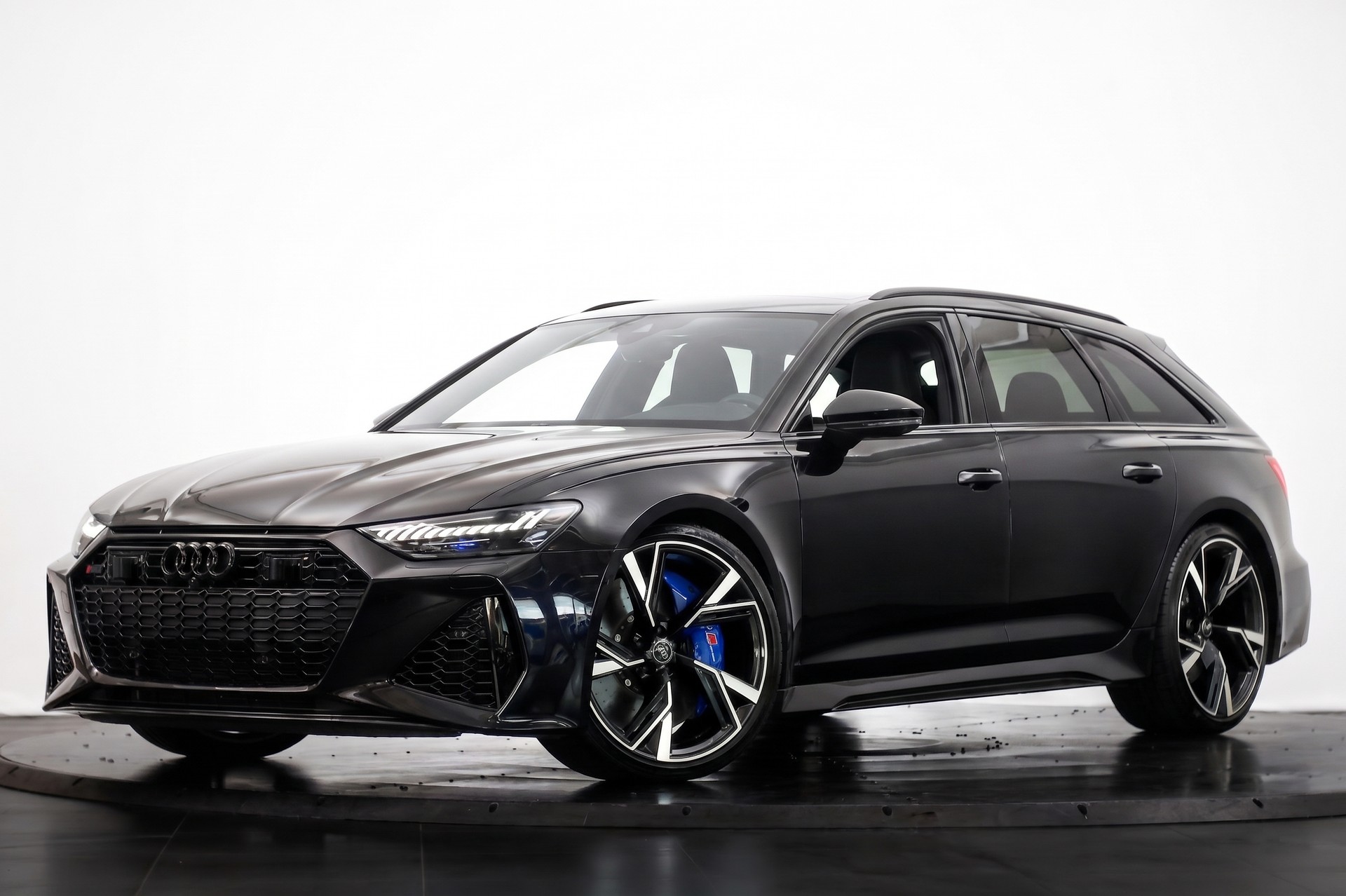AUDI RS6 Avant 4.0 TFSI V8 quattro-image-6